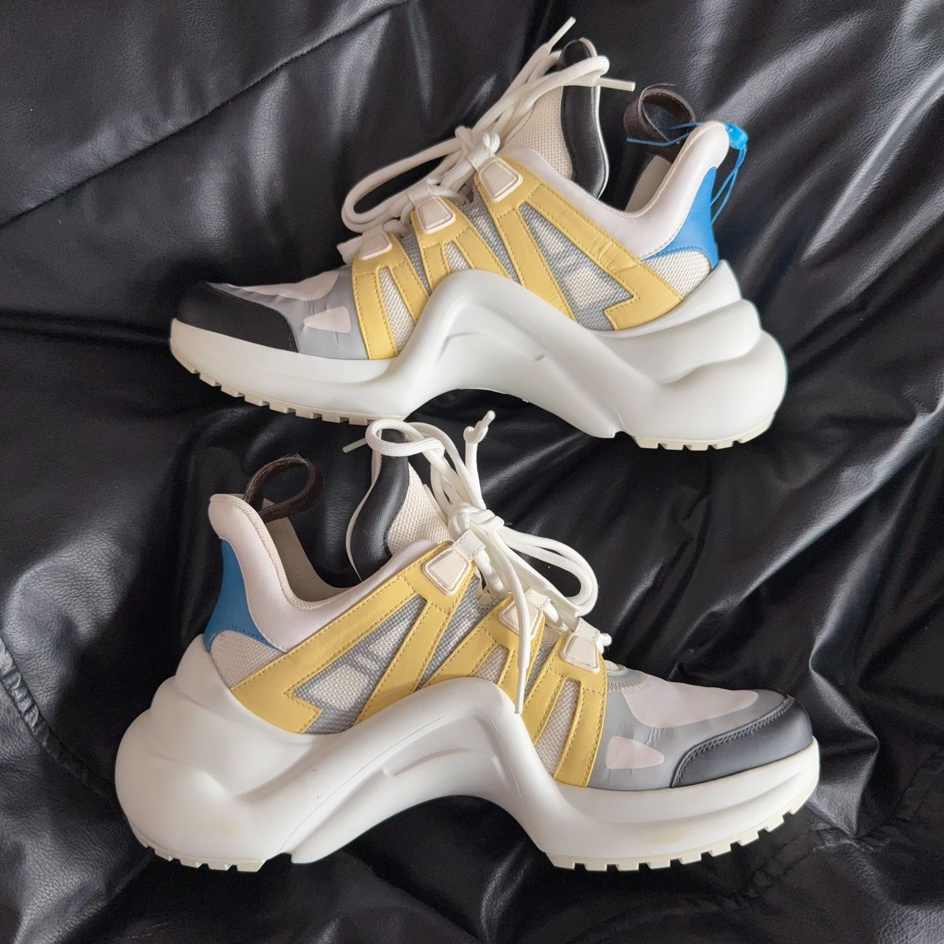 Louis Vuitton Louis Vuitton Blue Lowtop Sneakers 37.5 Women Size US 6.5 / IT 36.5 - 6 Thumbnail