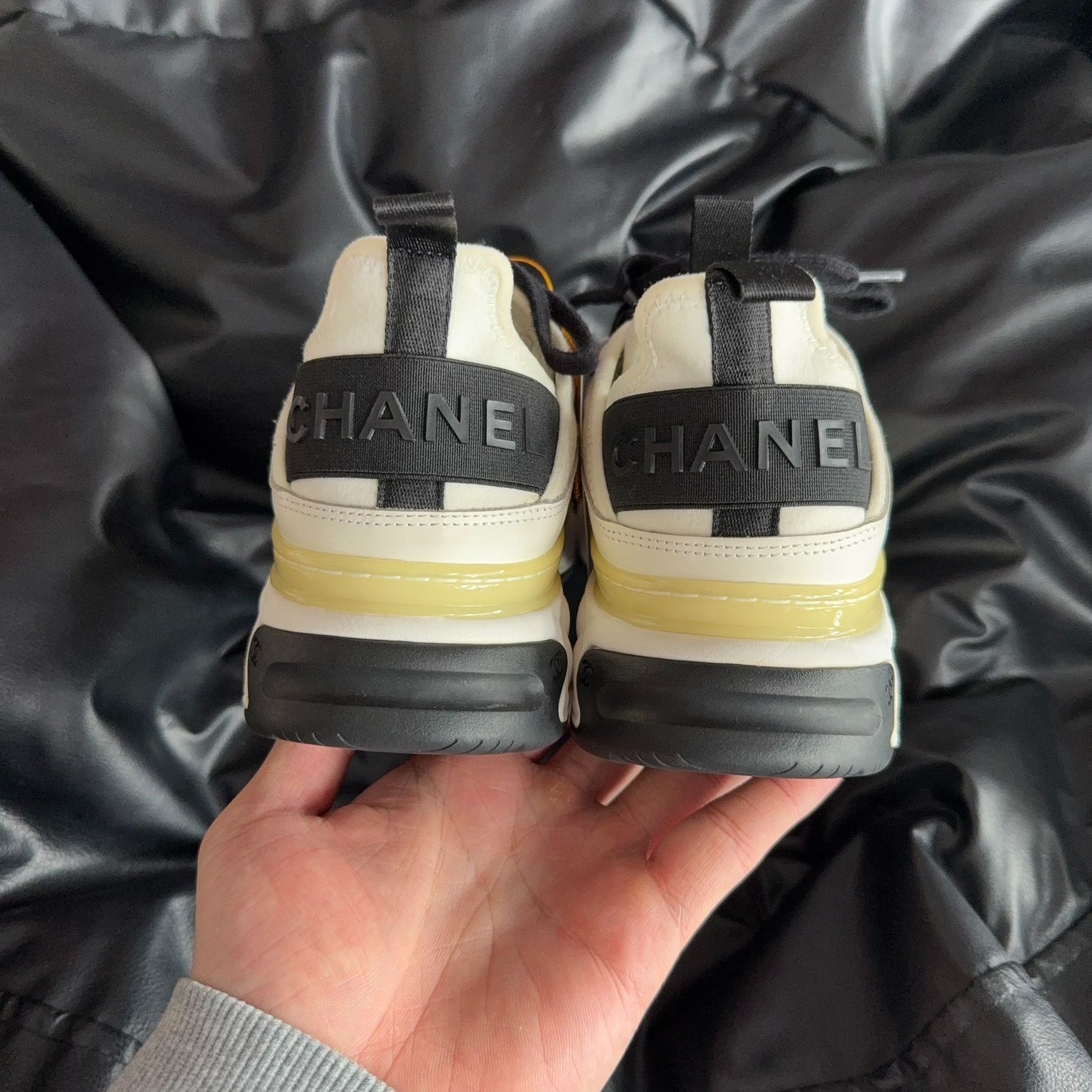 Chanel Chanel Velvet Lowtop Sneakers 36.5 Women Size US 6 / IT 36 - 3 Thumbnail