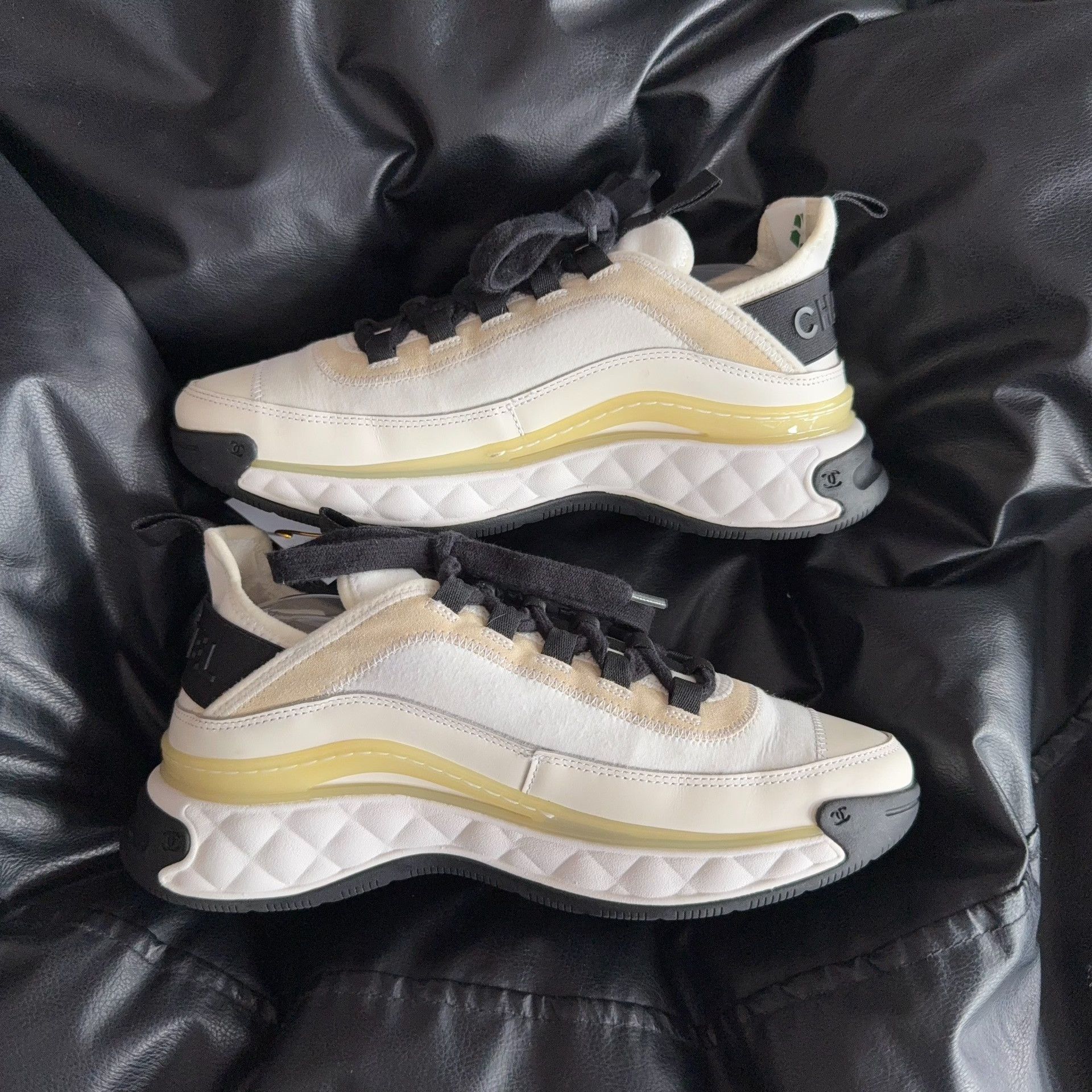 Chanel Chanel Velvet Lowtop Sneakers 36.5 Women Size US 6 / IT 36 - 6 Thumbnail