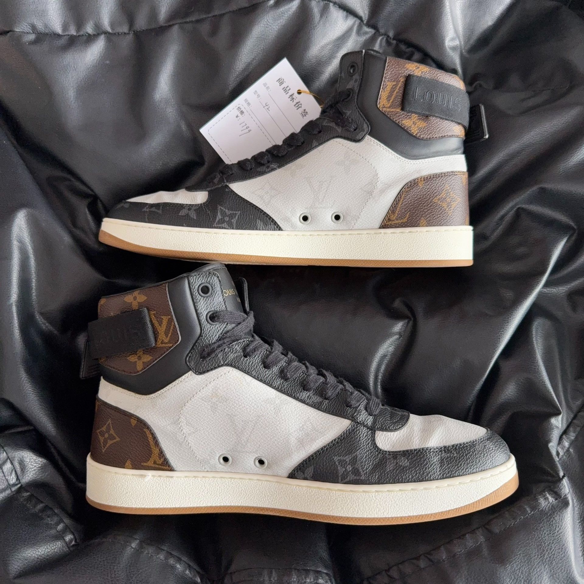 Louis Vuitton Louis Vuitton Hitop Sneakers 42 Men Size US 9 / EU 42 - 6 Thumbnail