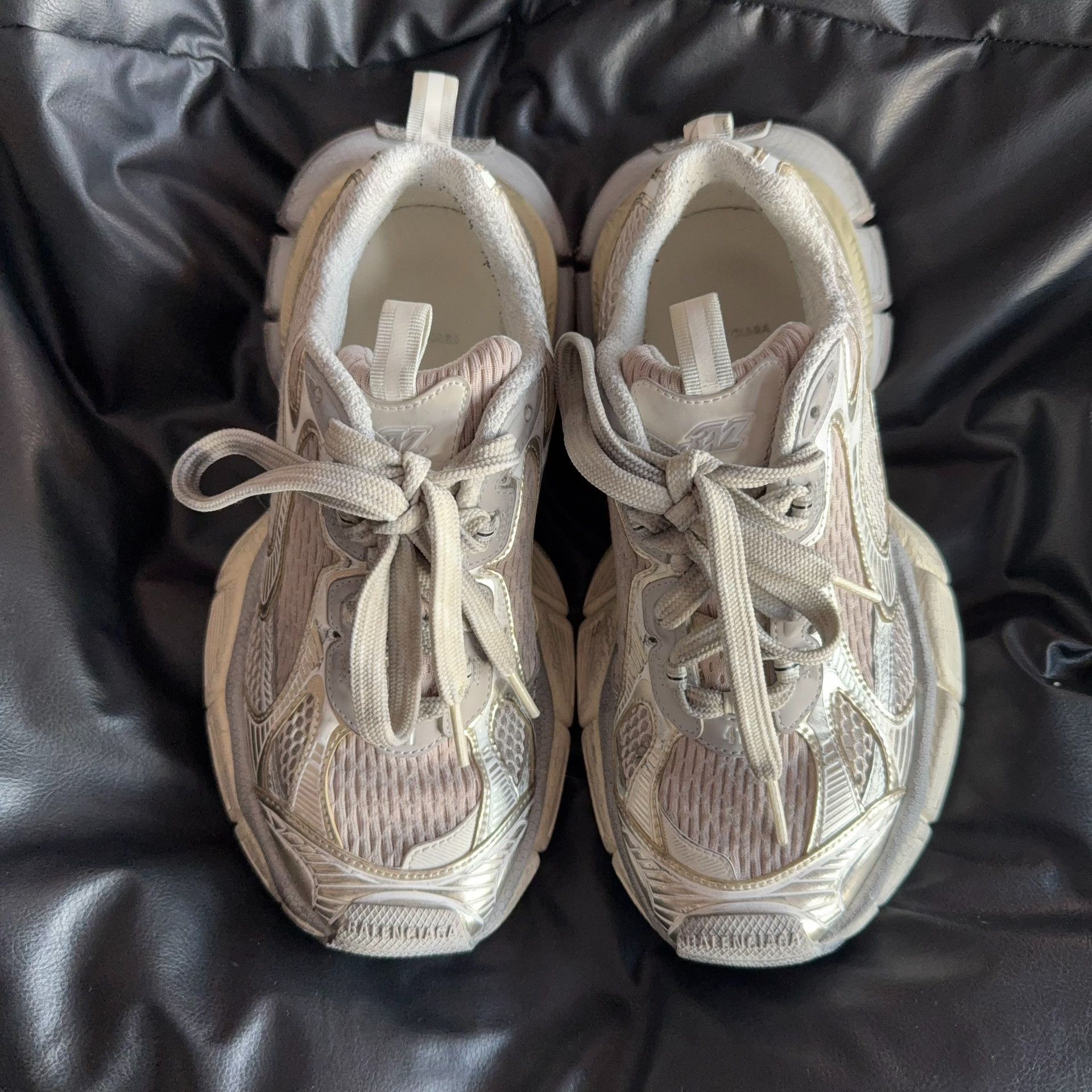 Balenciaga Balenciaga Beige Lowtop Sneakers XXXL Men Size US 10 / EU 43 - 2 Thumbnail