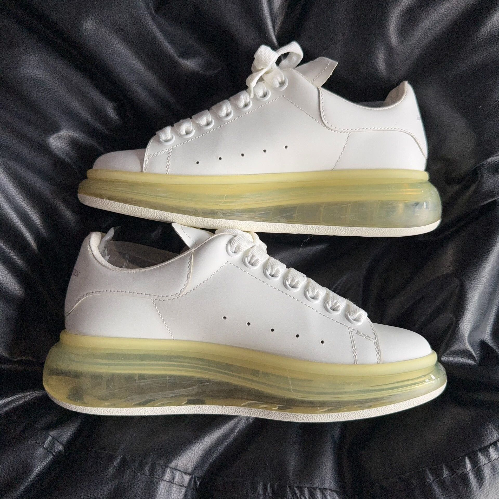 Alexander McQueen Alexander McQueen Clear Lowtop Sneakers 37 Women Size US 6.5 / IT 36.5 - 6 Thumbnail