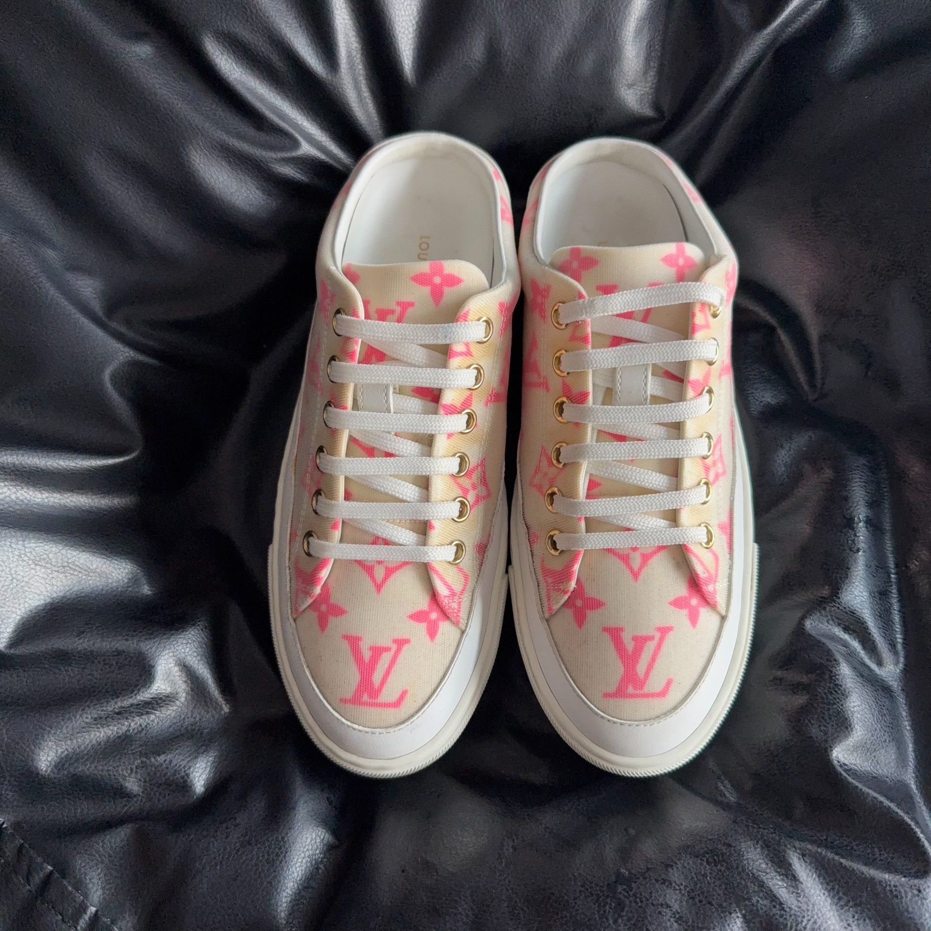 Louis Vuitton Louis Vuitton Pink Lowtop Sneakers 36 Women Size US 6 / IT 36 - 2 Thumbnail
