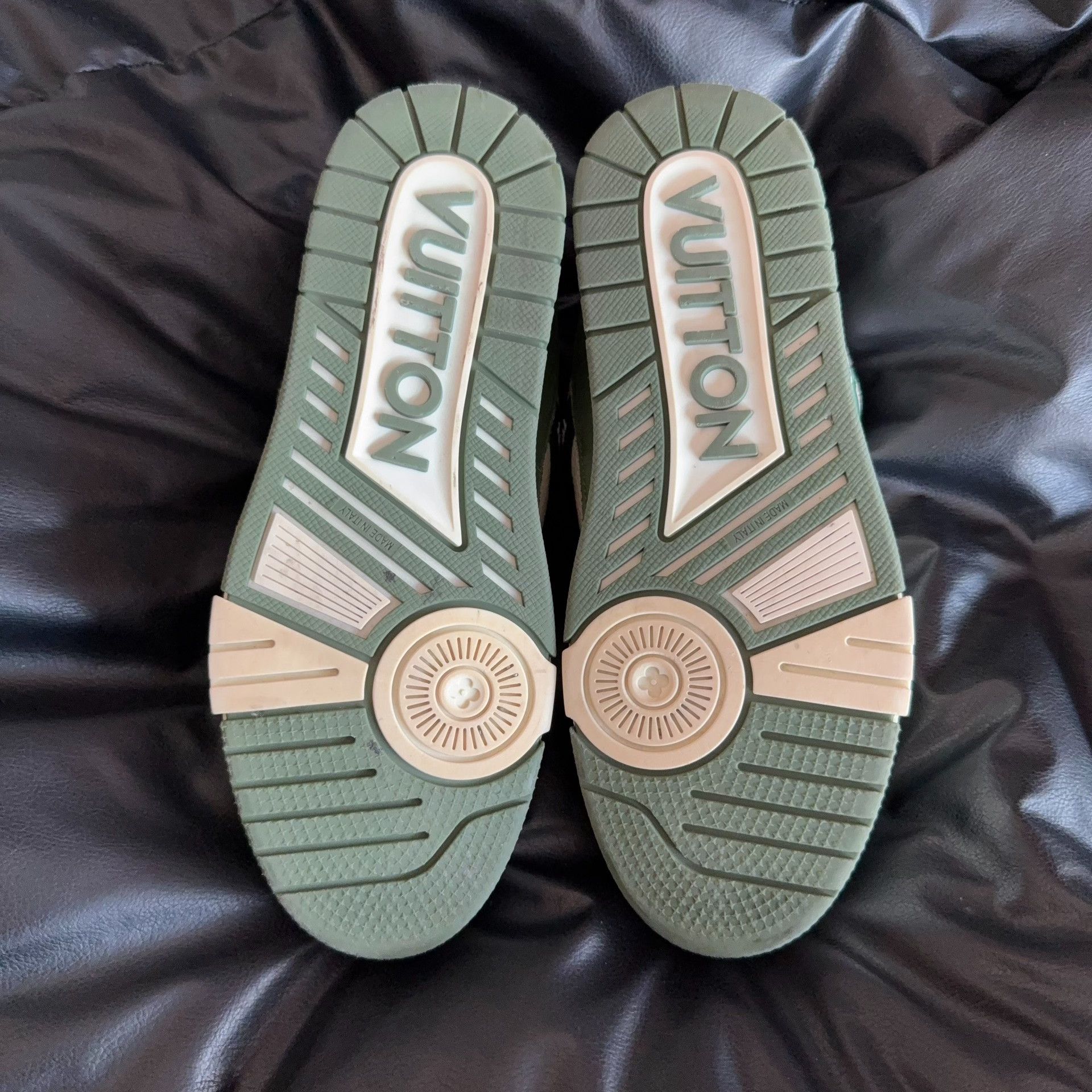 Louis Vuitton Louis Vuitton Training Green Lowtop Sneakers 38 Women Size US 7.5 / IT 37.5 - 4 Thumbnail
