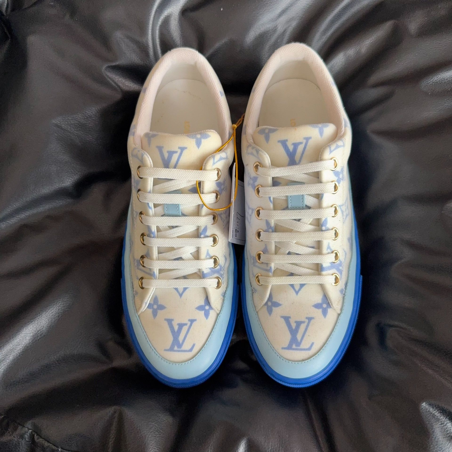 Louis Vuitton Louis Vuitton Blue Lowtop Sneakers 37 Women Size US 6.5 / IT 36.5 - 2 Thumbnail