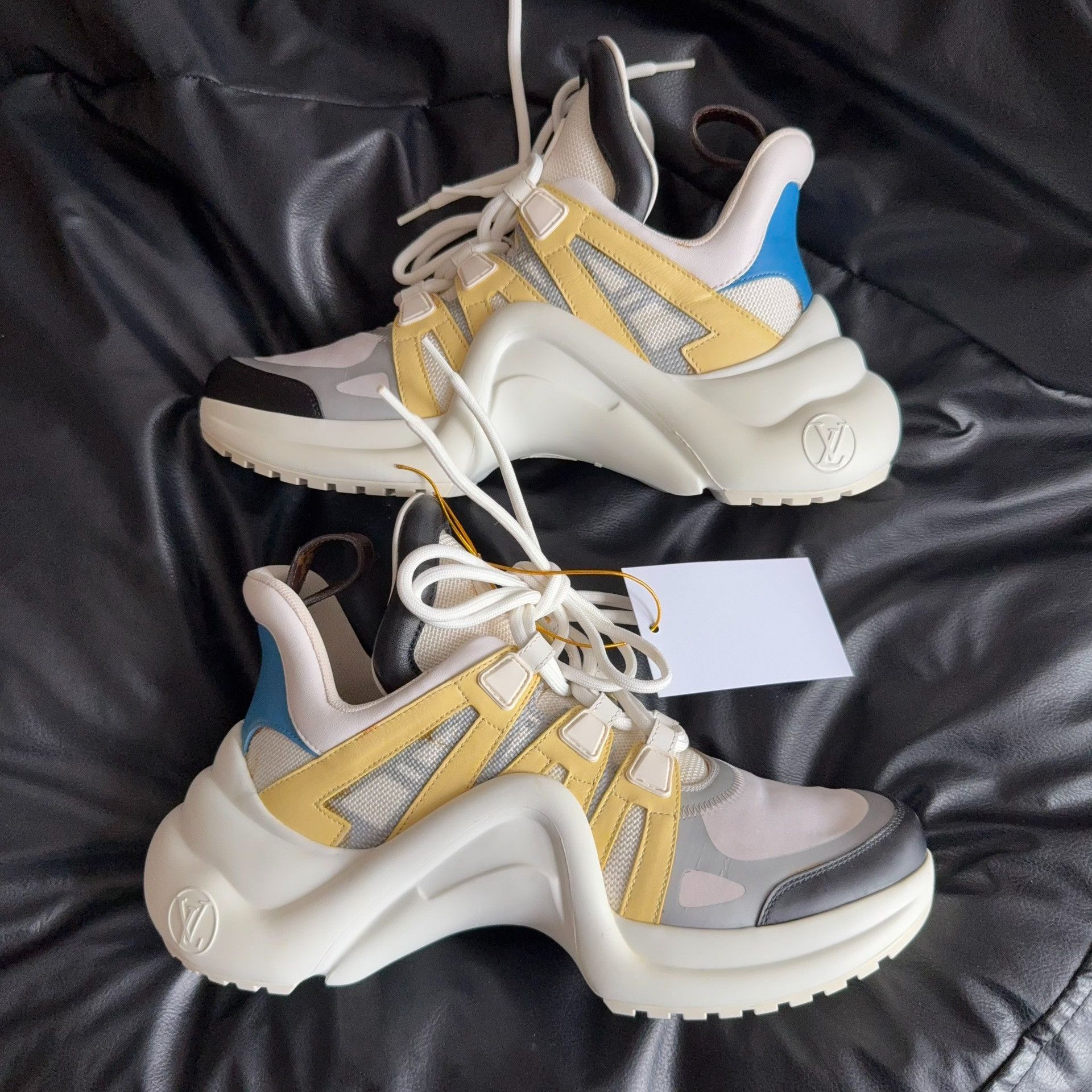 Louis Vuitton Louis Vuitton Blue Lowtop Sneakers 37.5 Women Size US 6.5 / IT 36.5 - 5 Thumbnail