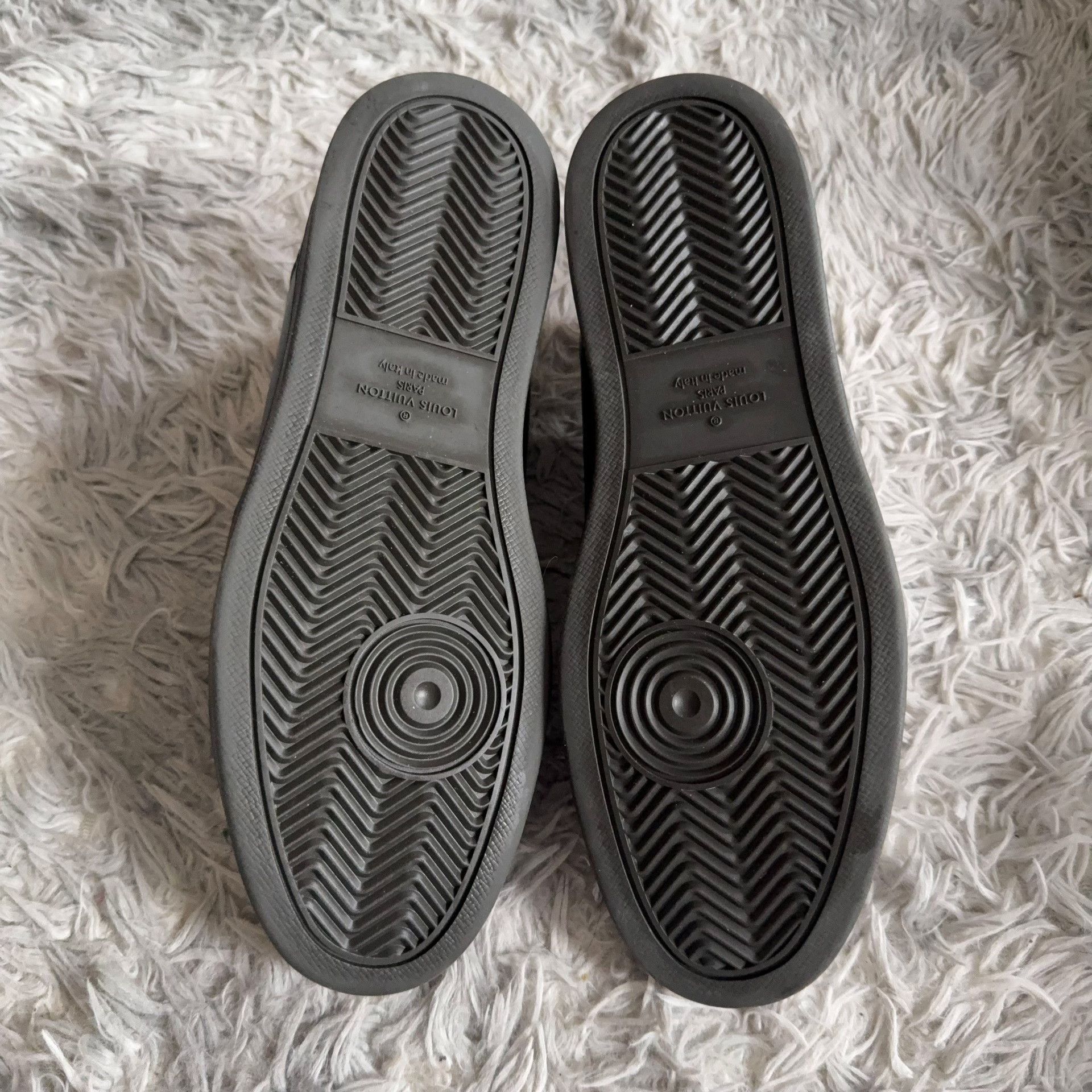 Louis Vuitton Louis Vuitton Black Lowtop Sneakers 42.5 Men Size US 9.5 / EU 42-43 - 4 Thumbnail