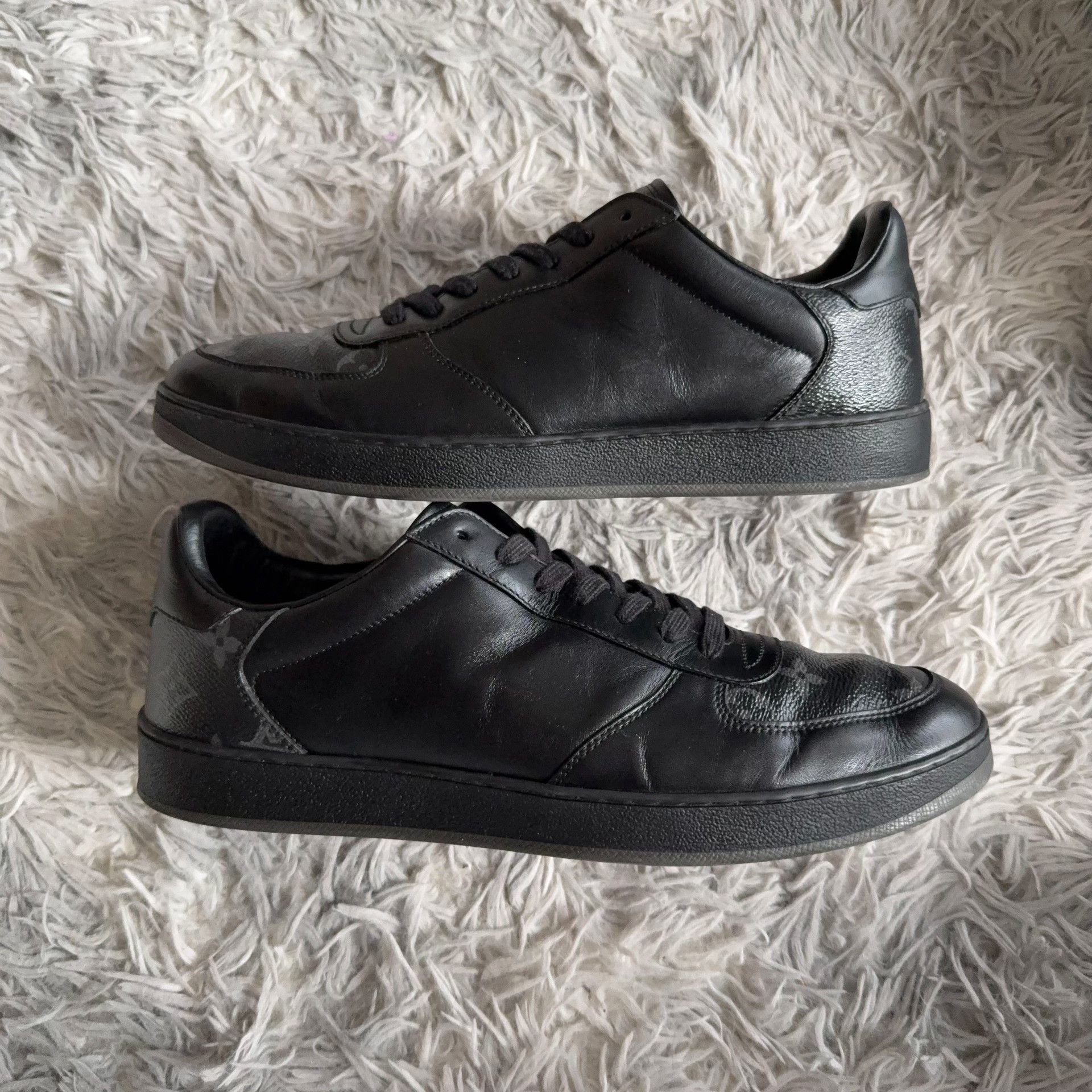 Louis Vuitton Louis Vuitton Black Lowtop Sneakers 42.5 Men Size US 9.5 / EU 42-43 - 5 Thumbnail