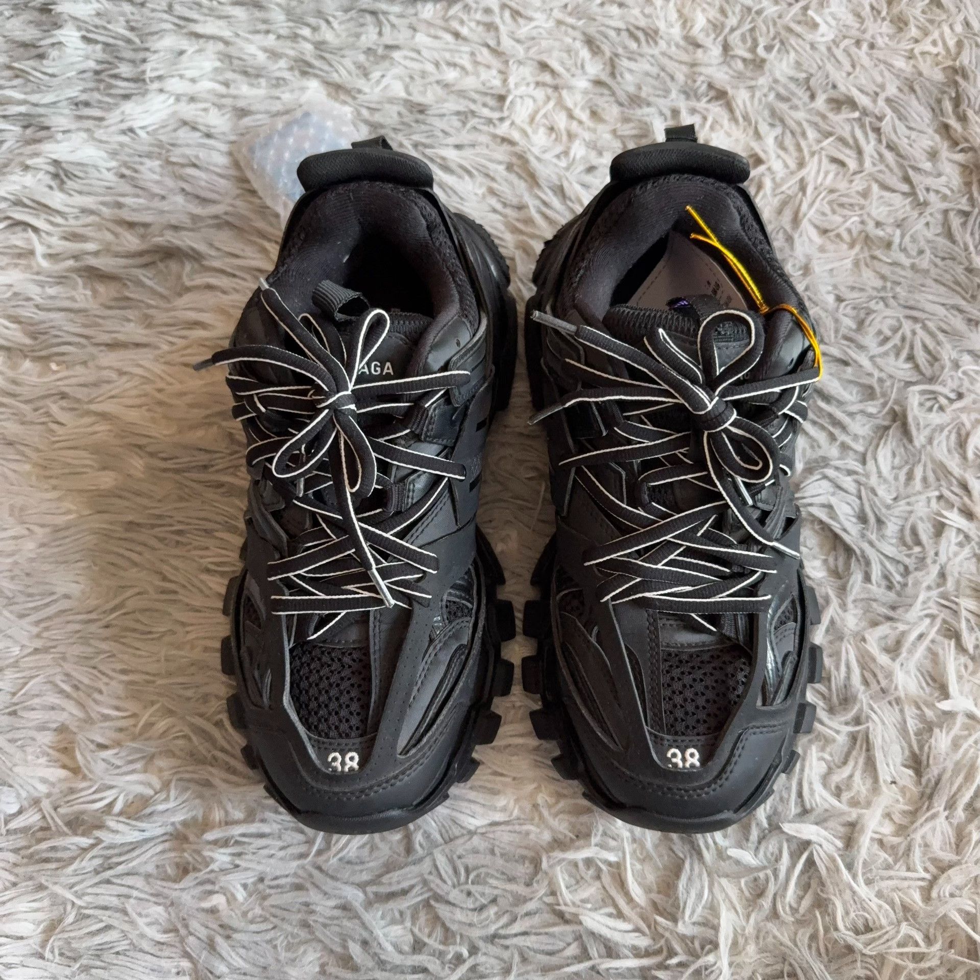 Balenciaga Balenciaga Black Lowtop Sneakers 38 Women Size US 7.5 / IT 37.5 - 2 Thumbnail