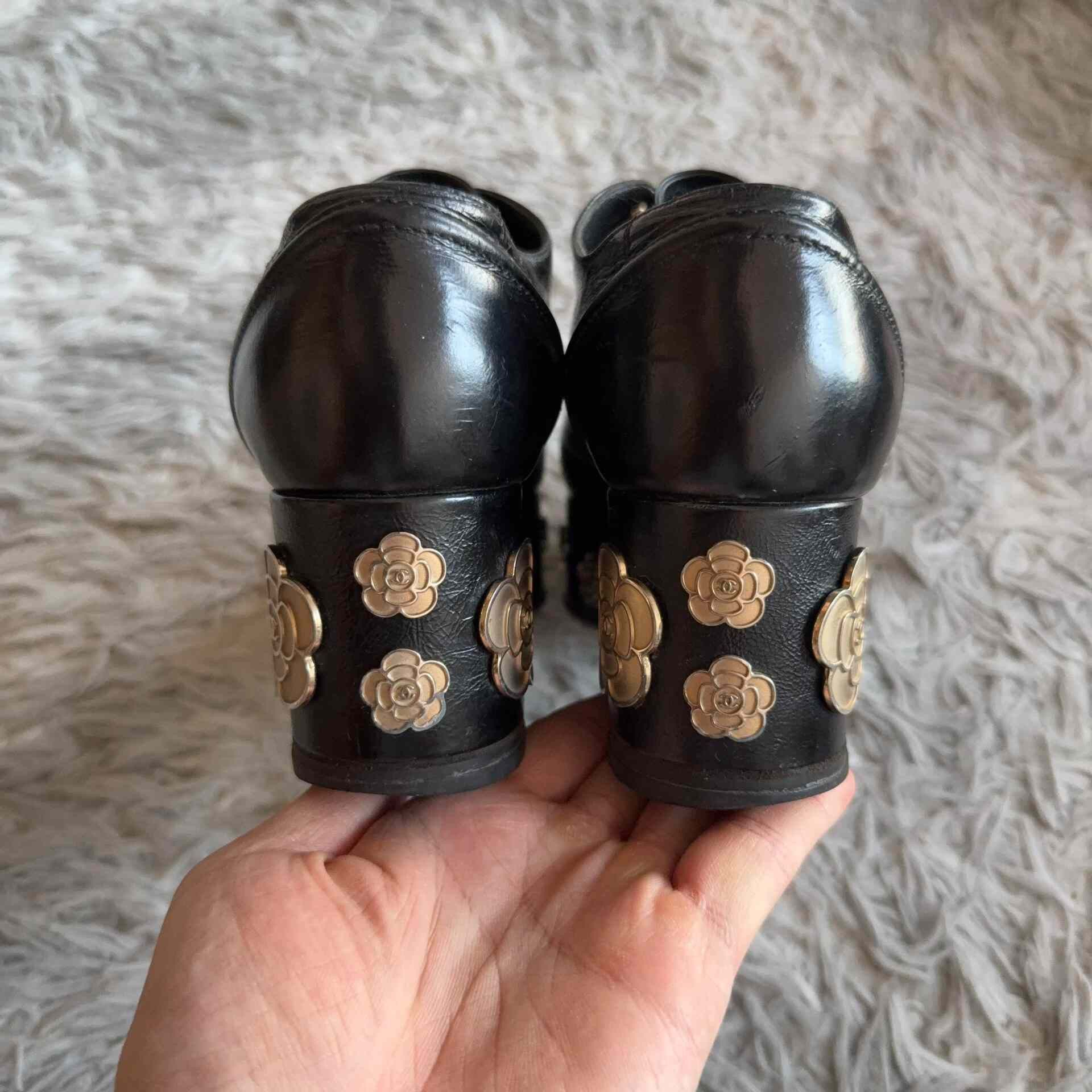 Chanel Chanel Lowtop Sneakers 35 Women Size US 5 / IT 35 - 3 Thumbnail