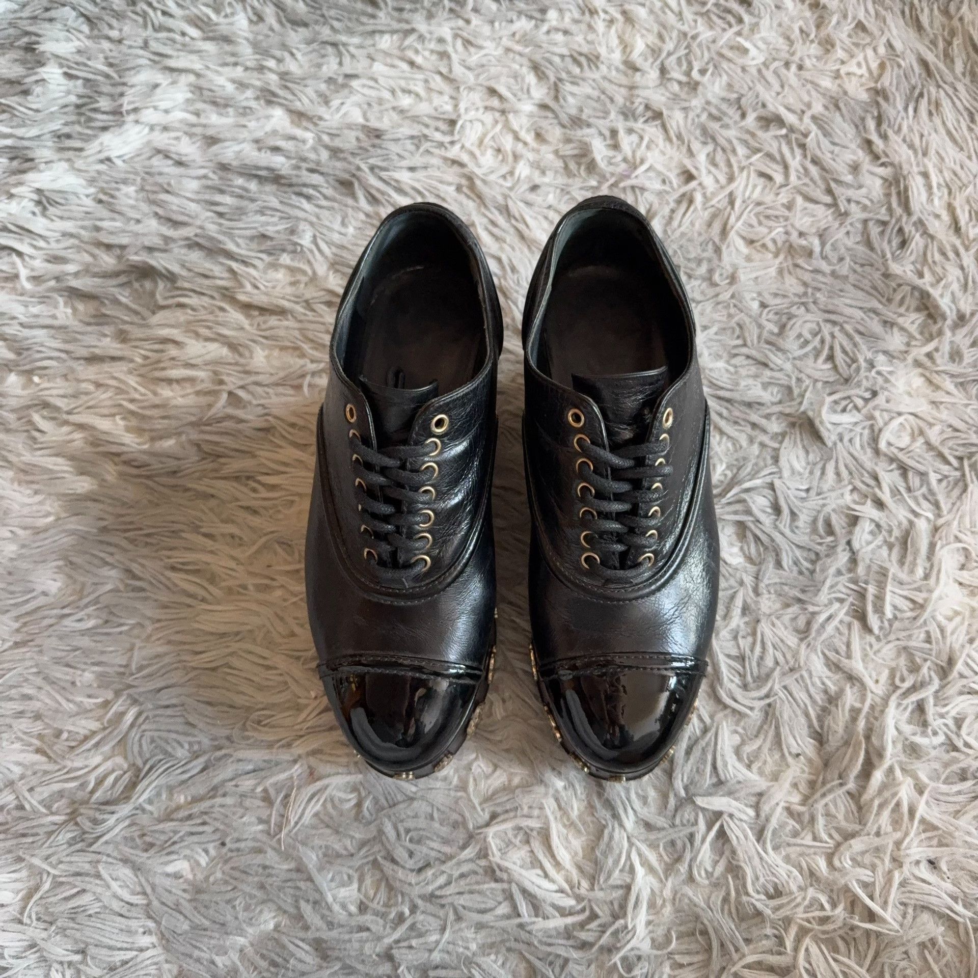 Chanel Chanel Lowtop Sneakers 35 Women Size US 5 / IT 35 - 2 Thumbnail