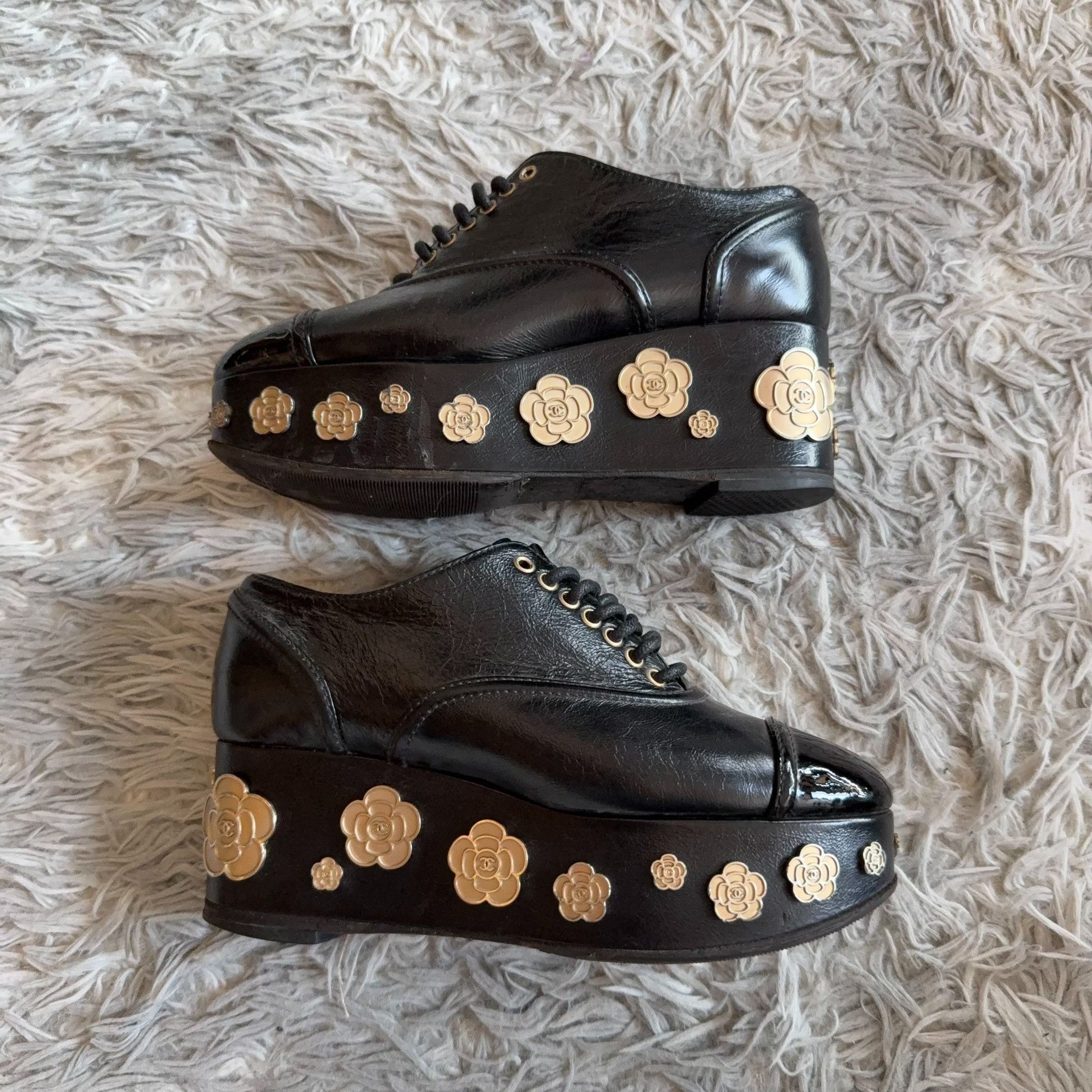 Chanel Chanel Lowtop Sneakers 35 Women Size US 5 / IT 35 - 5 Thumbnail