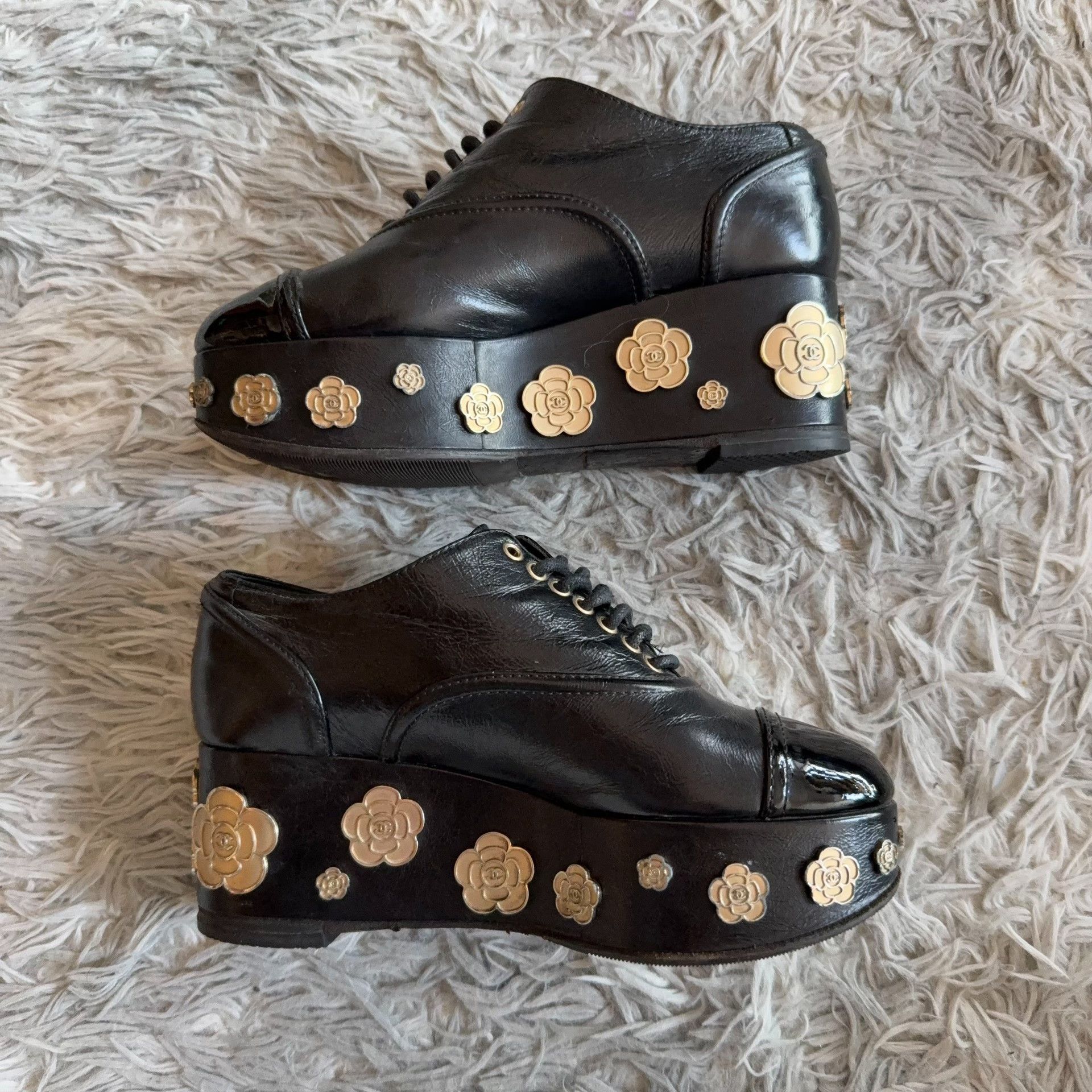 Chanel Chanel Lowtop Sneakers 35 Women Size US 5 / IT 35 - 6 Thumbnail