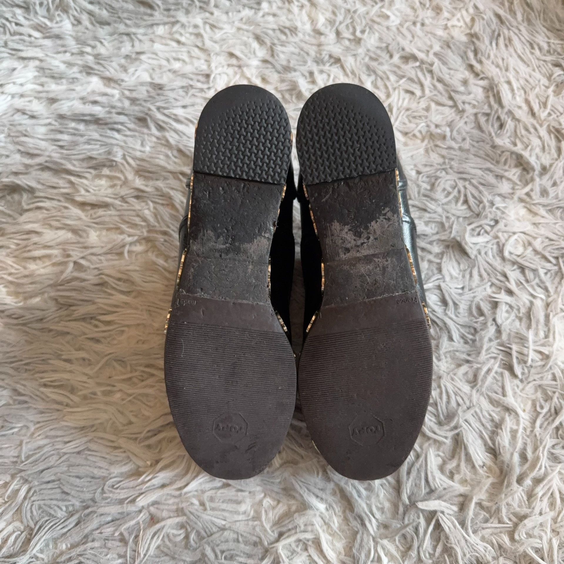 Chanel Chanel Lowtop Sneakers 35 Women Size US 5 / IT 35 - 4 Thumbnail