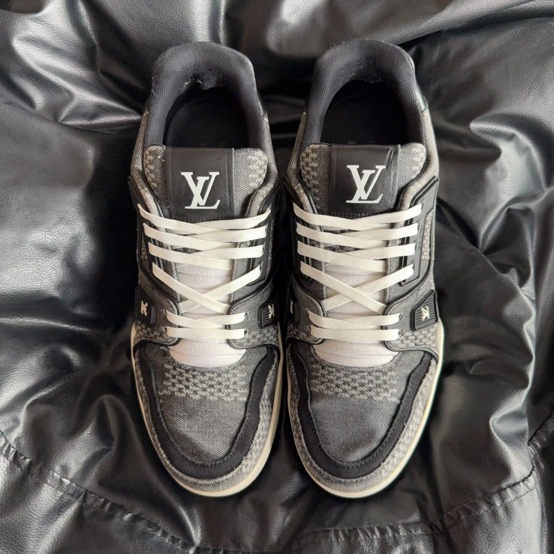 Louis Vuitton Louis Vuitton Training Gray Lowtop Sneakers 8 Men Size US 8 / EU 41 - 2 Thumbnail