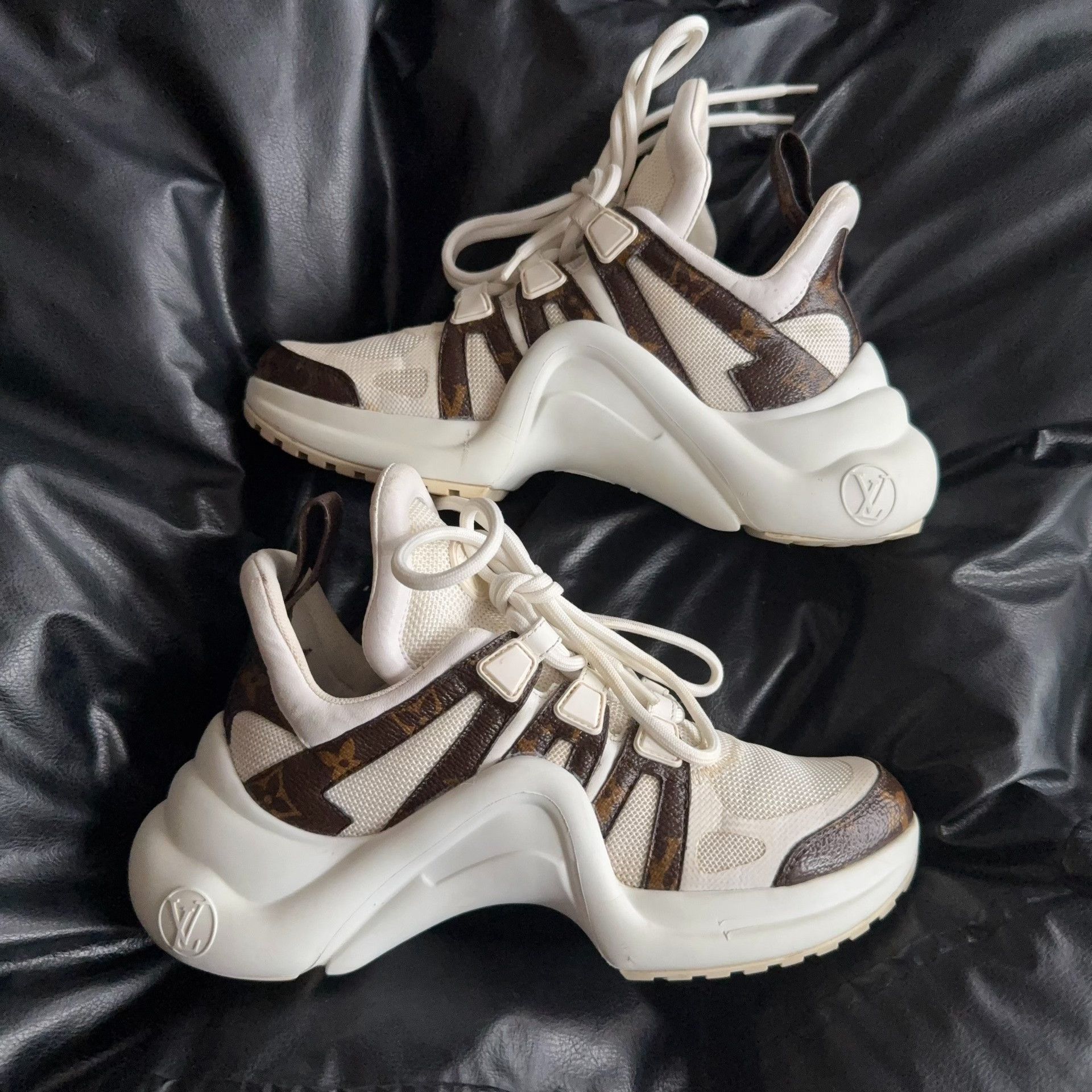 Louis Vuitton Louis Vuitton Lowtop Sneakers 35 Women Size US 5 / IT 35 - 5 Thumbnail
