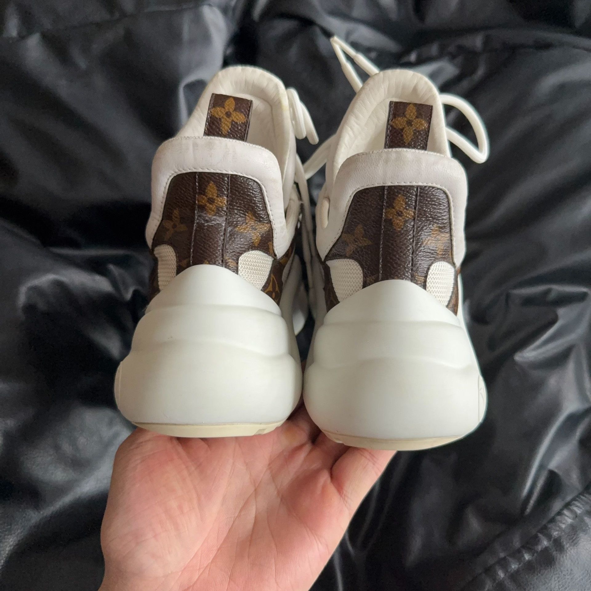Louis Vuitton Louis Vuitton Lowtop Sneakers 35 Women Size US 5 / IT 35 - 3 Thumbnail