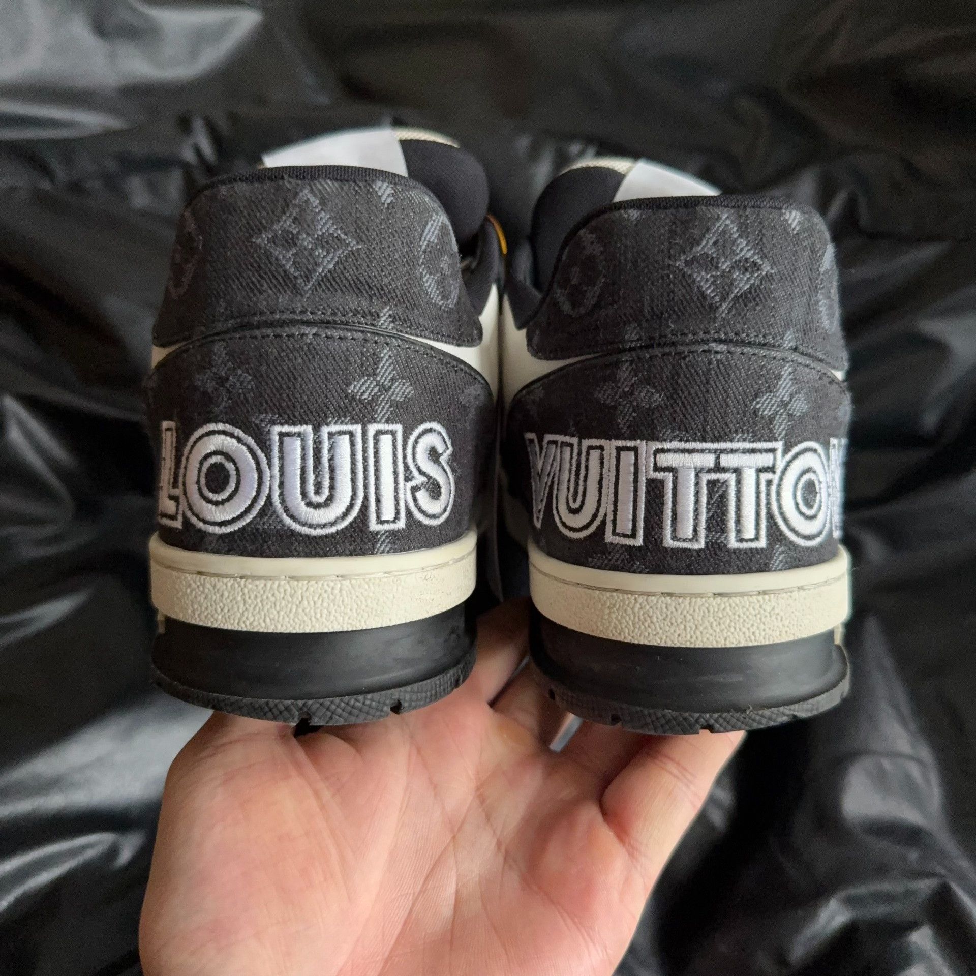Louis Vuitton Louis Vuitton Training Black Lowtop Sneakers 9 Men Size US 9 / EU 42 - 3 Thumbnail