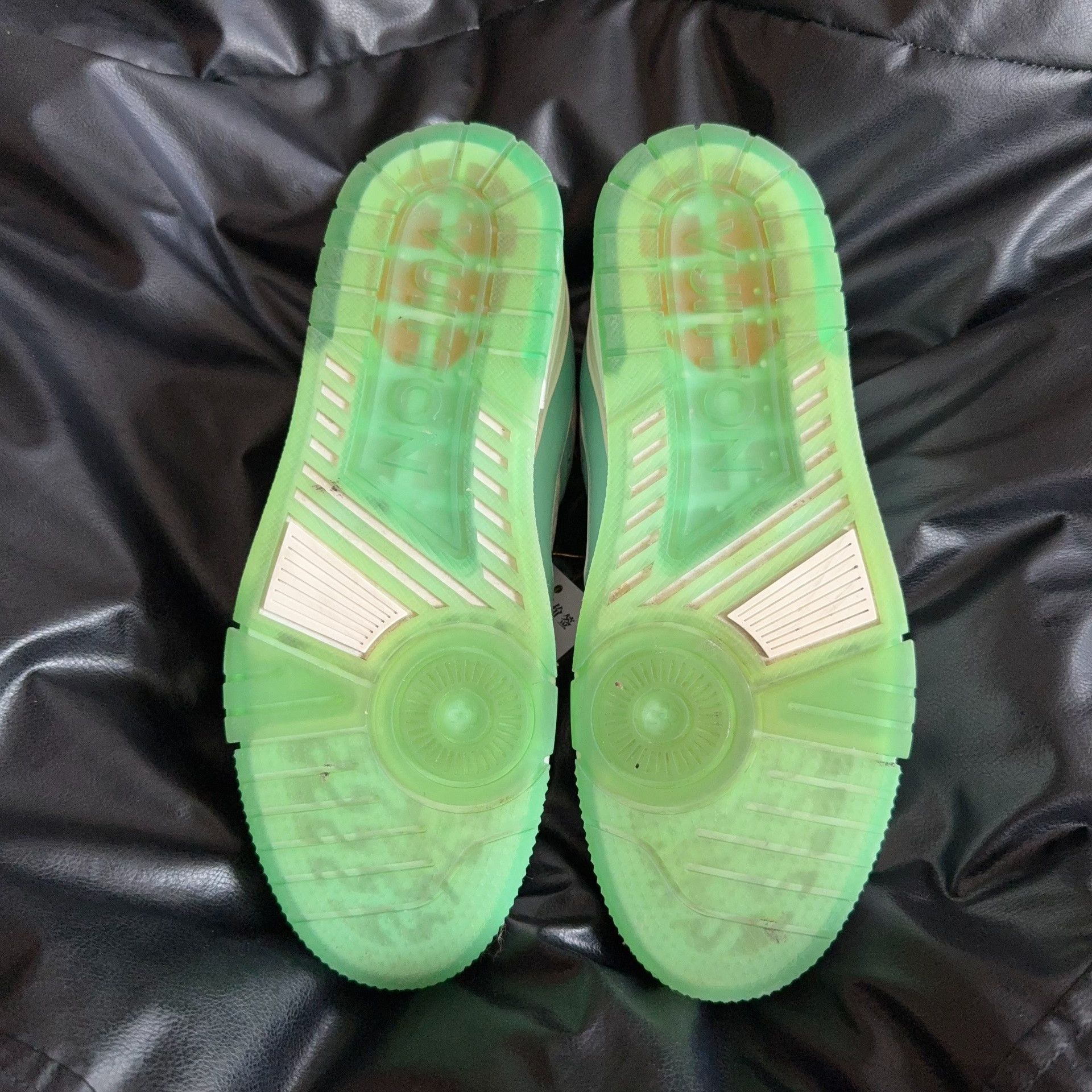 Louis Vuitton Louis Vuitton Training Green Lowtop Sneakers 7 Men Size US 7 / EU 40 - 4 Thumbnail