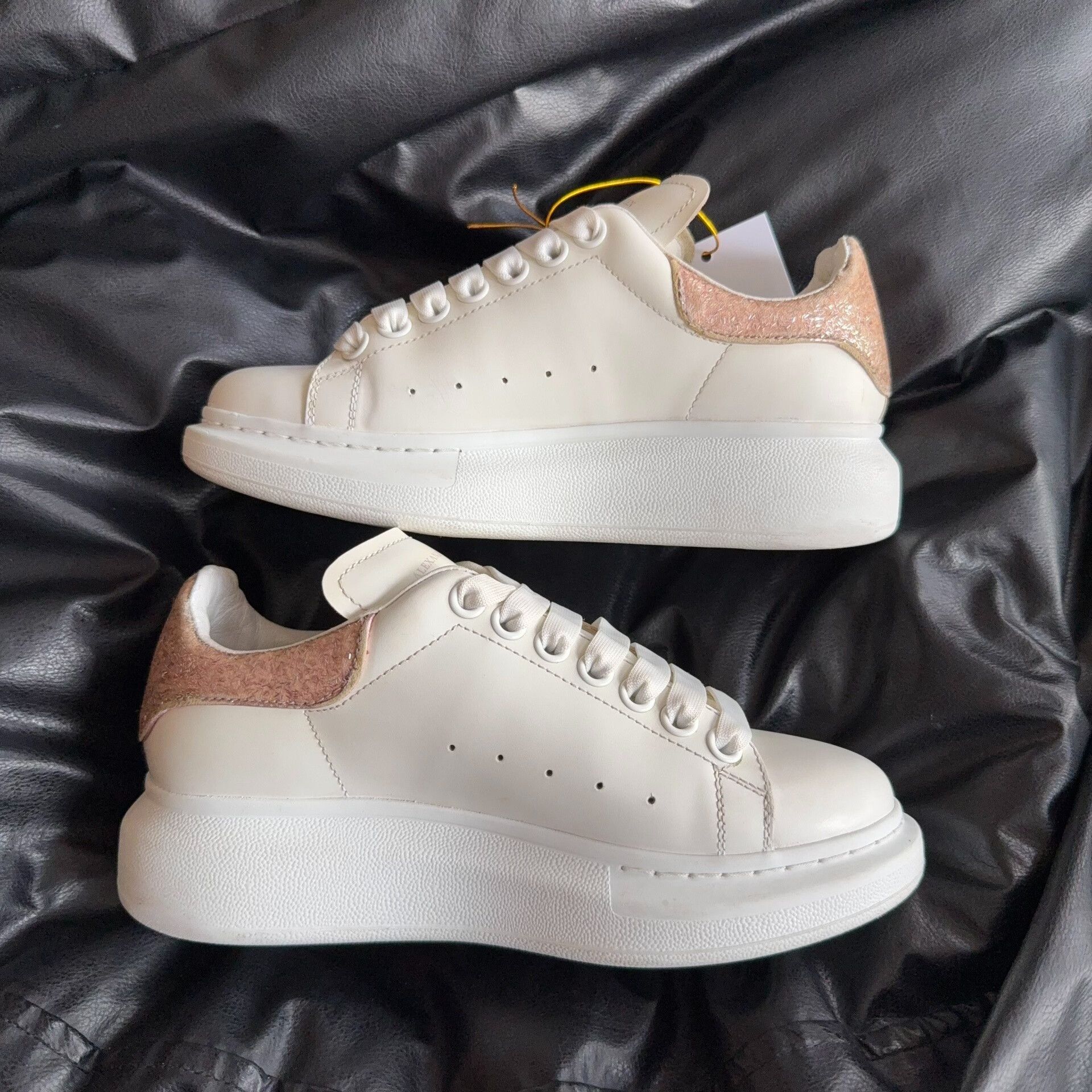 Alexander McQueen Alexander McQueen Pink Lowtop Sneakers 36.5 Women Size US 6 / IT 36 - 6 Thumbnail