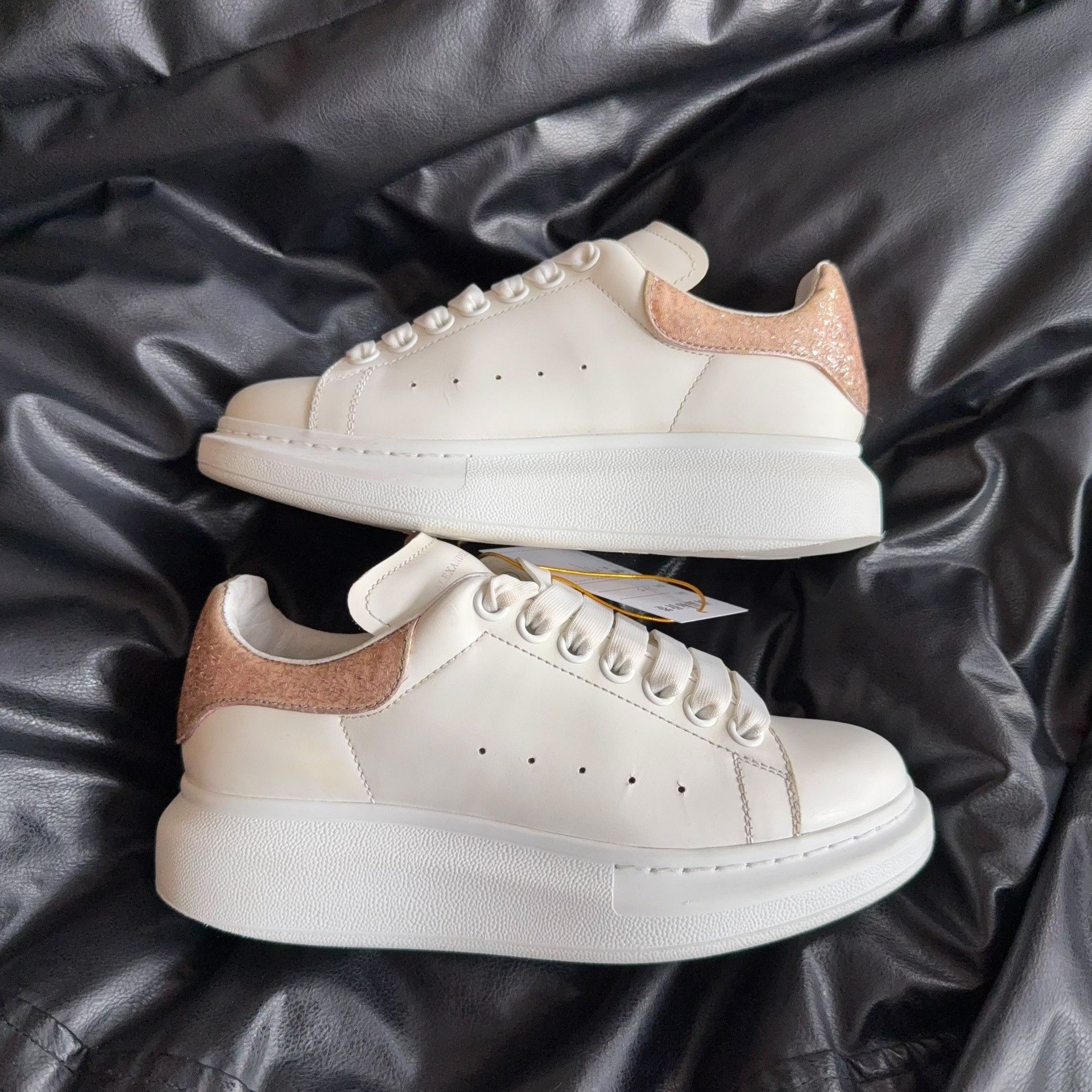 Alexander McQueen Alexander McQueen Pink Lowtop Sneakers 36.5 Women Size US 6 / IT 36 - 5 Thumbnail