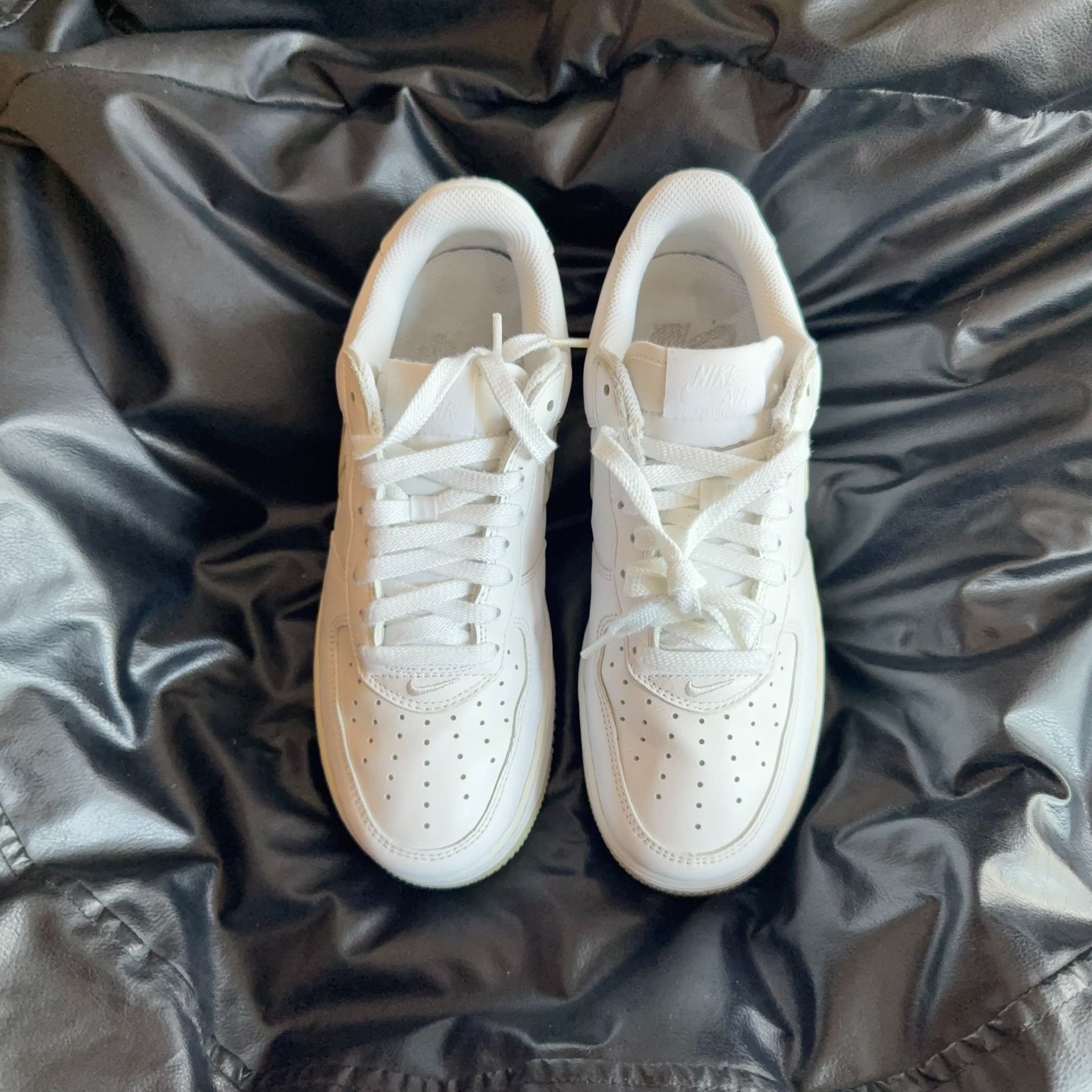 Nike Nike White Lowtop Sneakers 41 Men Size US 8.5 / EU 41-42 - 2 Thumbnail