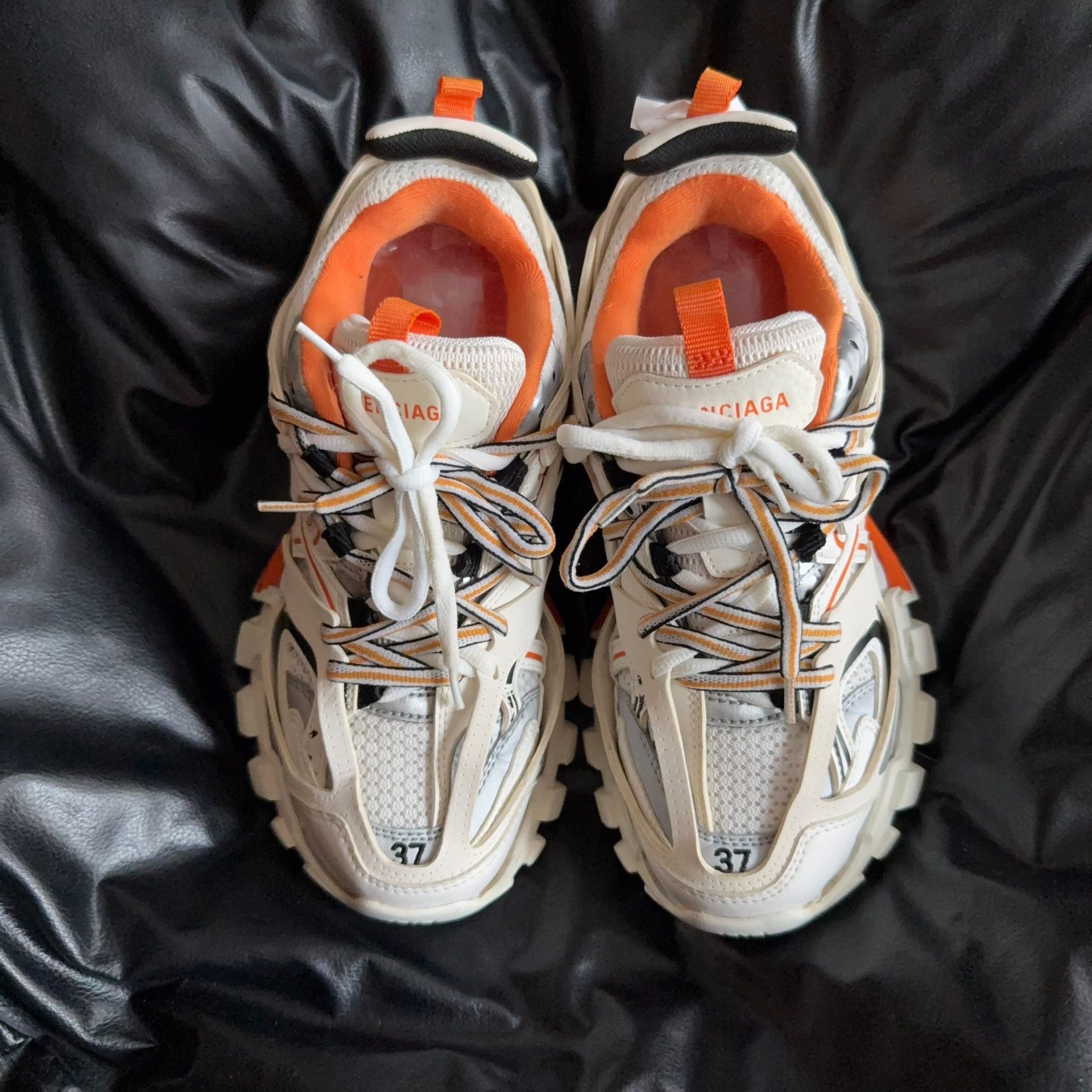 Balenciaga Balenciaga White Lowtop Sneakers 37 Women Size US 6.5 / IT 36.5 - 2 Thumbnail
