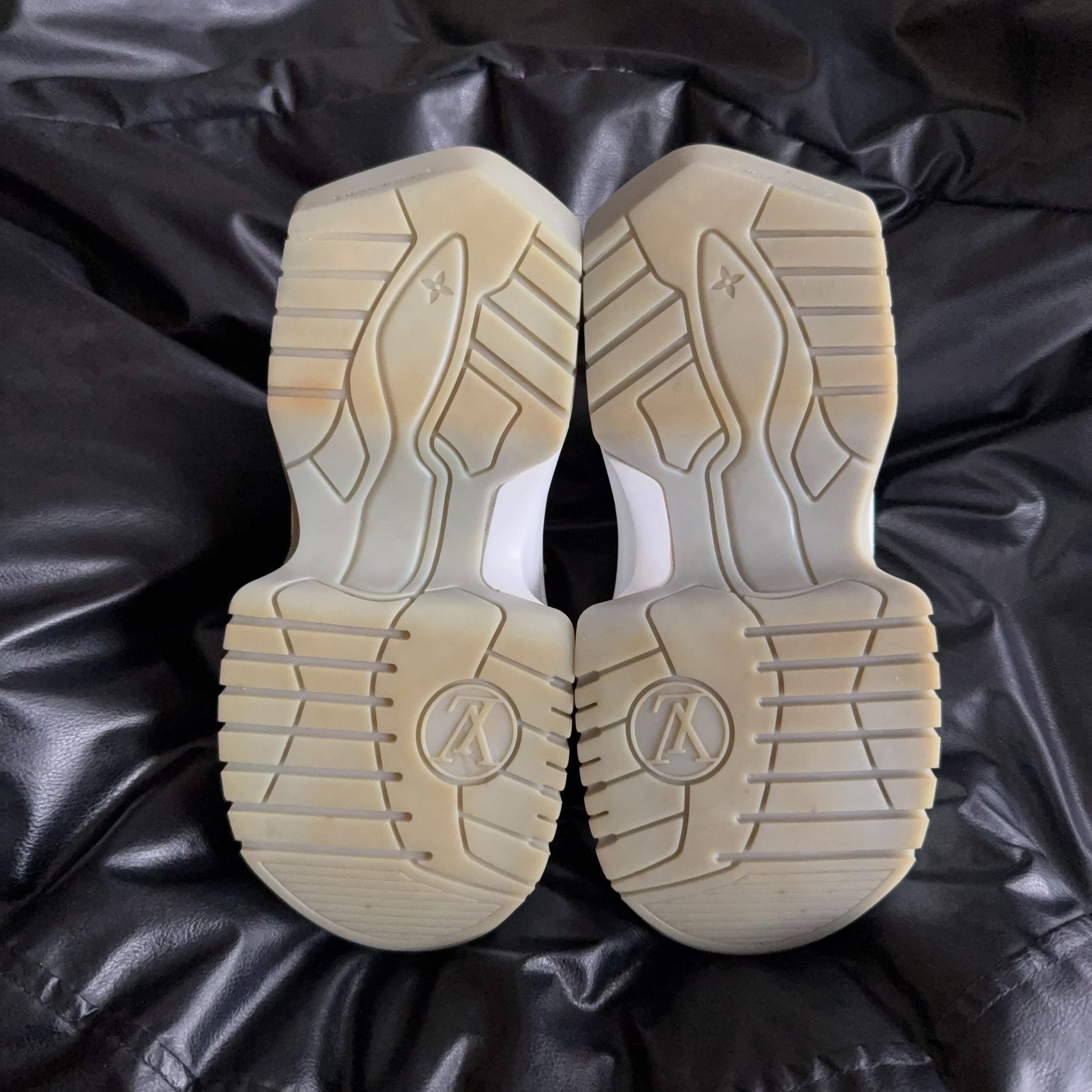Louis Vuitton Louis Vuitton Brown Hitop Sneakers 36.5 Women Size US 6 / IT 36 - 4 Thumbnail