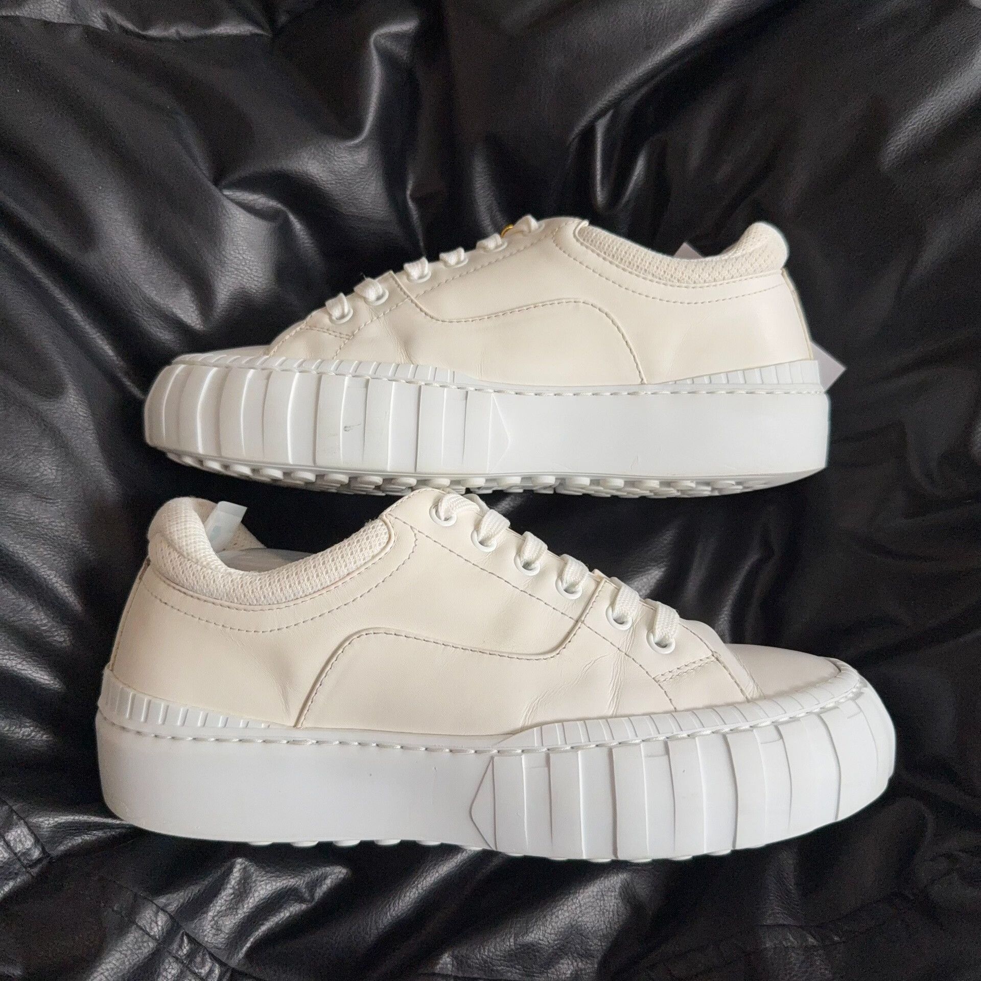 Fendi Fendi White Lowtop Sneakers 38 Women Size US 7.5 / IT 37.5 - 5 Thumbnail