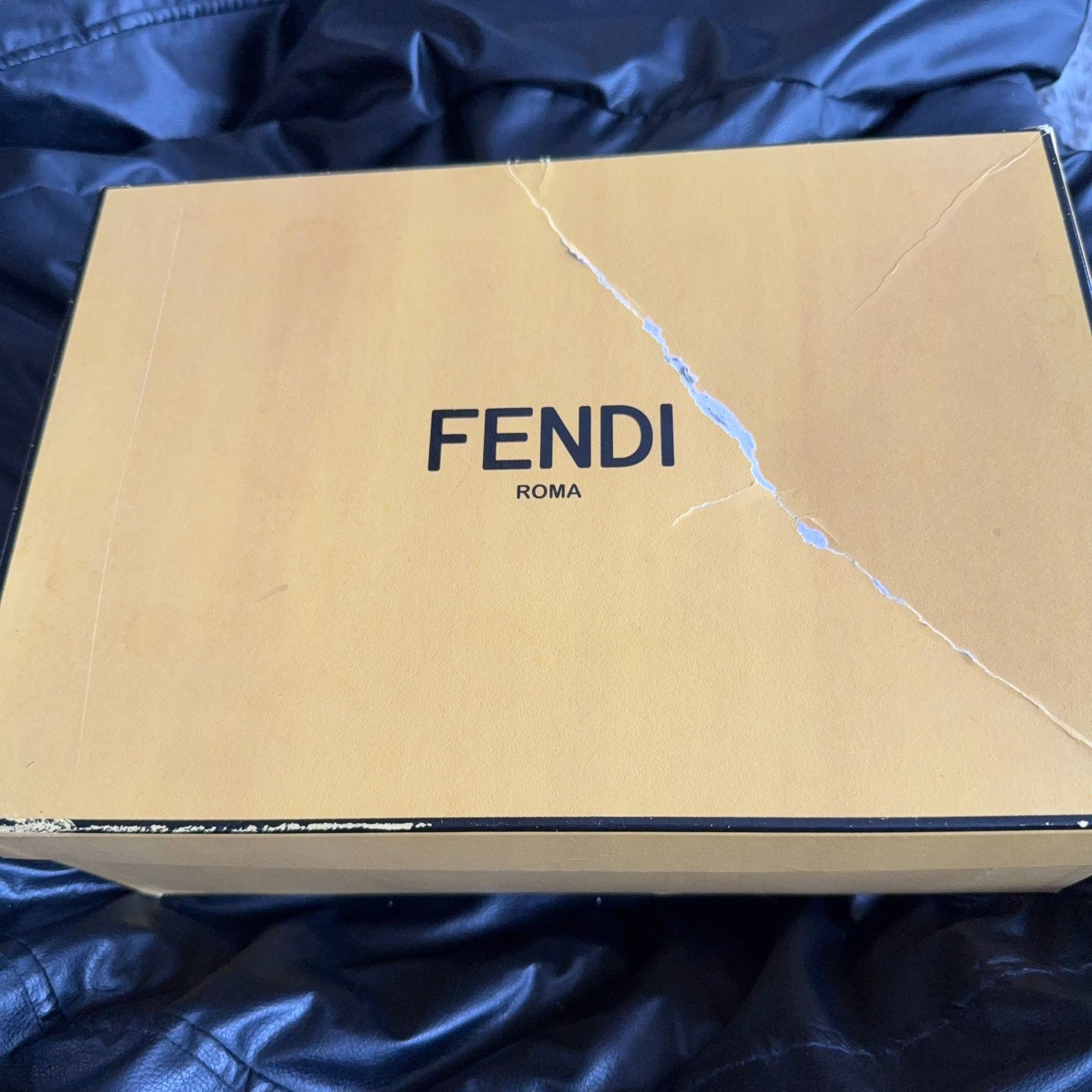 Fendi Fendi White Lowtop Sneakers 38 Women Size US 7.5 / IT 37.5 - 8 Thumbnail