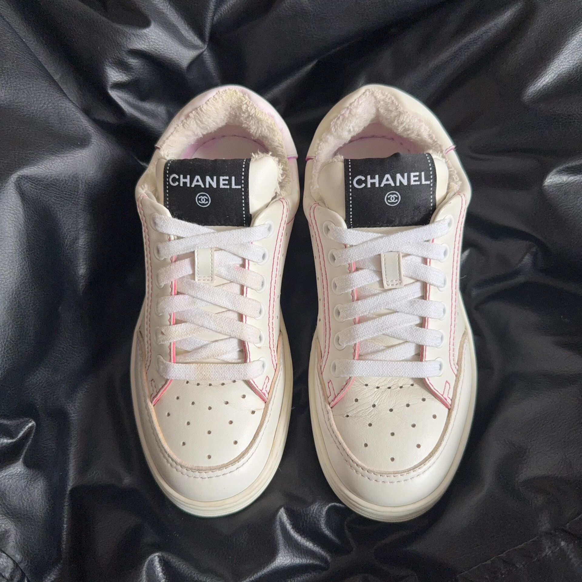 Chanel Chanel White Lowtop Sneakers 35 Women Size US 5 / IT 35 - 2 Thumbnail