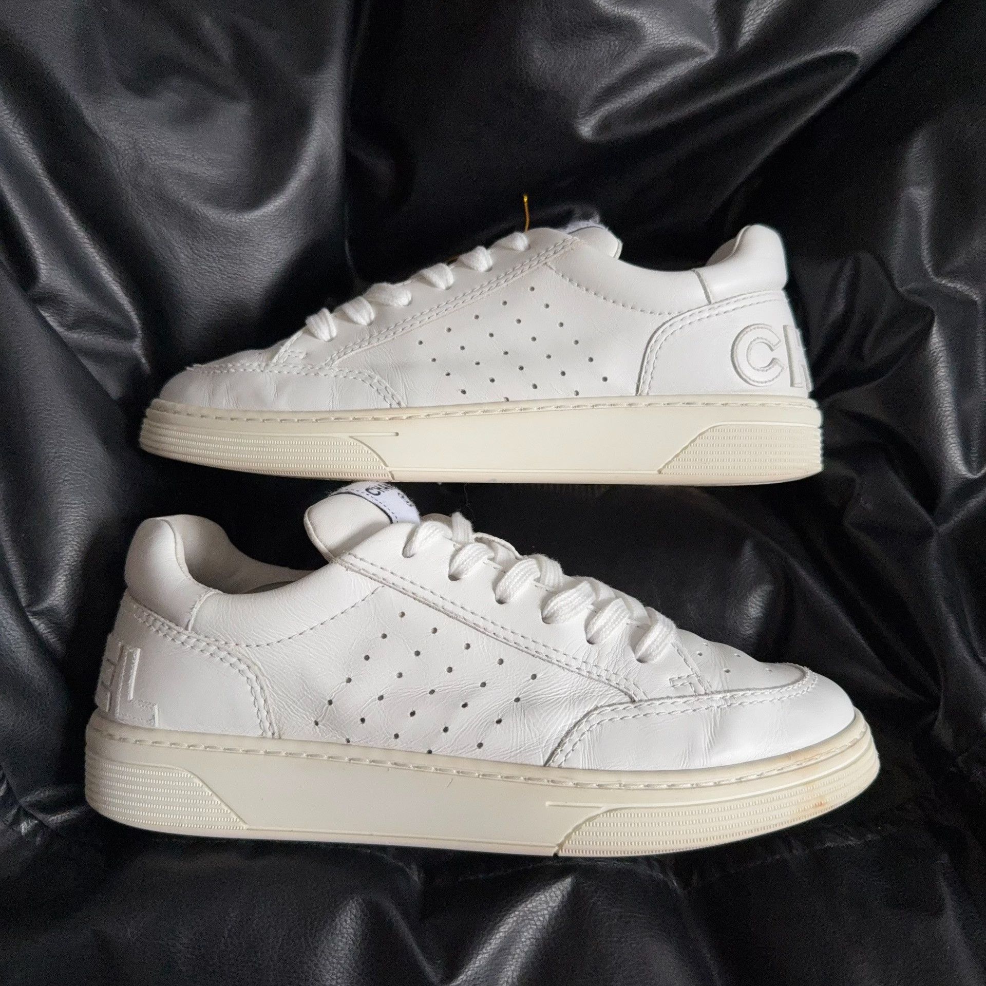 Chanel Chanel White Lowtop Sneakers 41 Men Size US 8.5 / EU 41-42 - 5 Thumbnail
