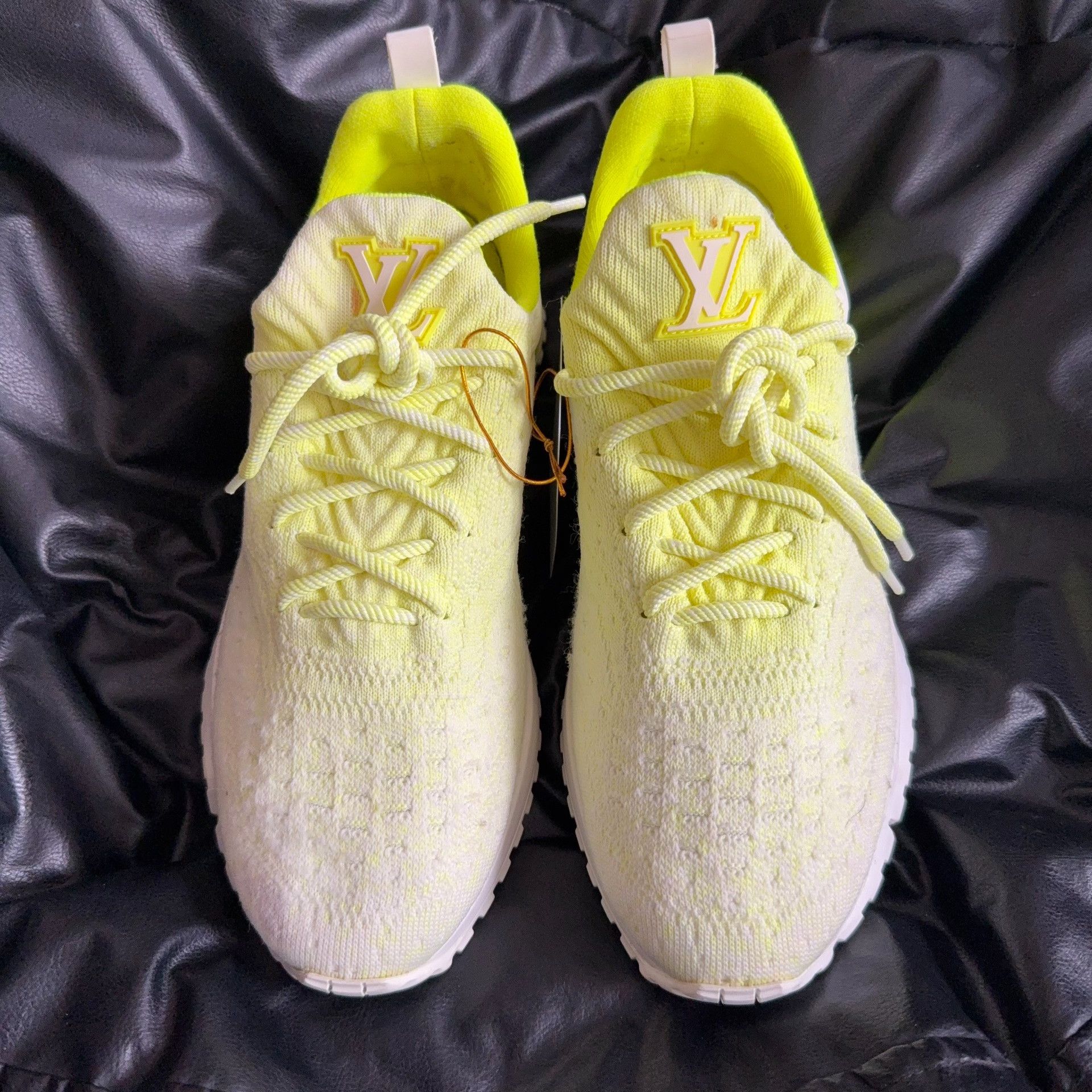 Louis Vuitton Louis Vuitton Yellow Lowtop Sneakers 8 Men Size US 8 / EU 41 - 2 Thumbnail