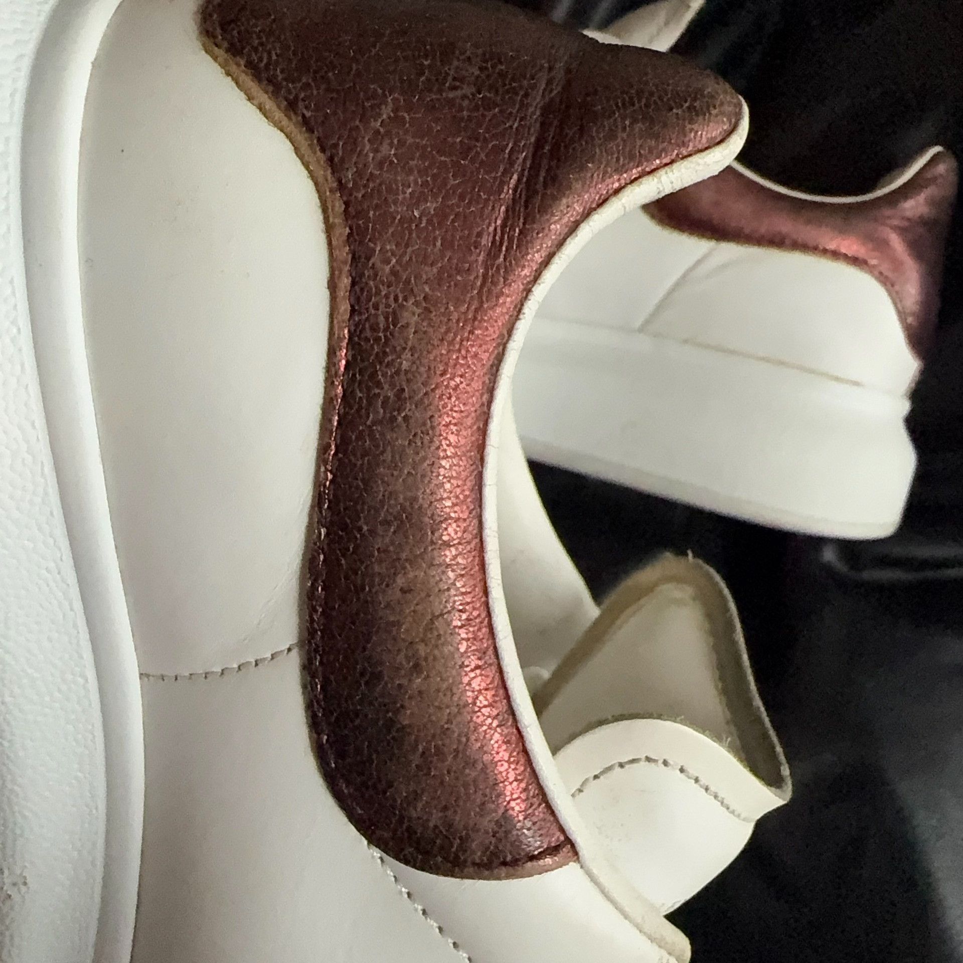 Alexander McQueen Alexander McQueen Red Lowtop Sneakers 37.5 Women Size US 6.5 / IT 36.5 - 7 Thumbnail