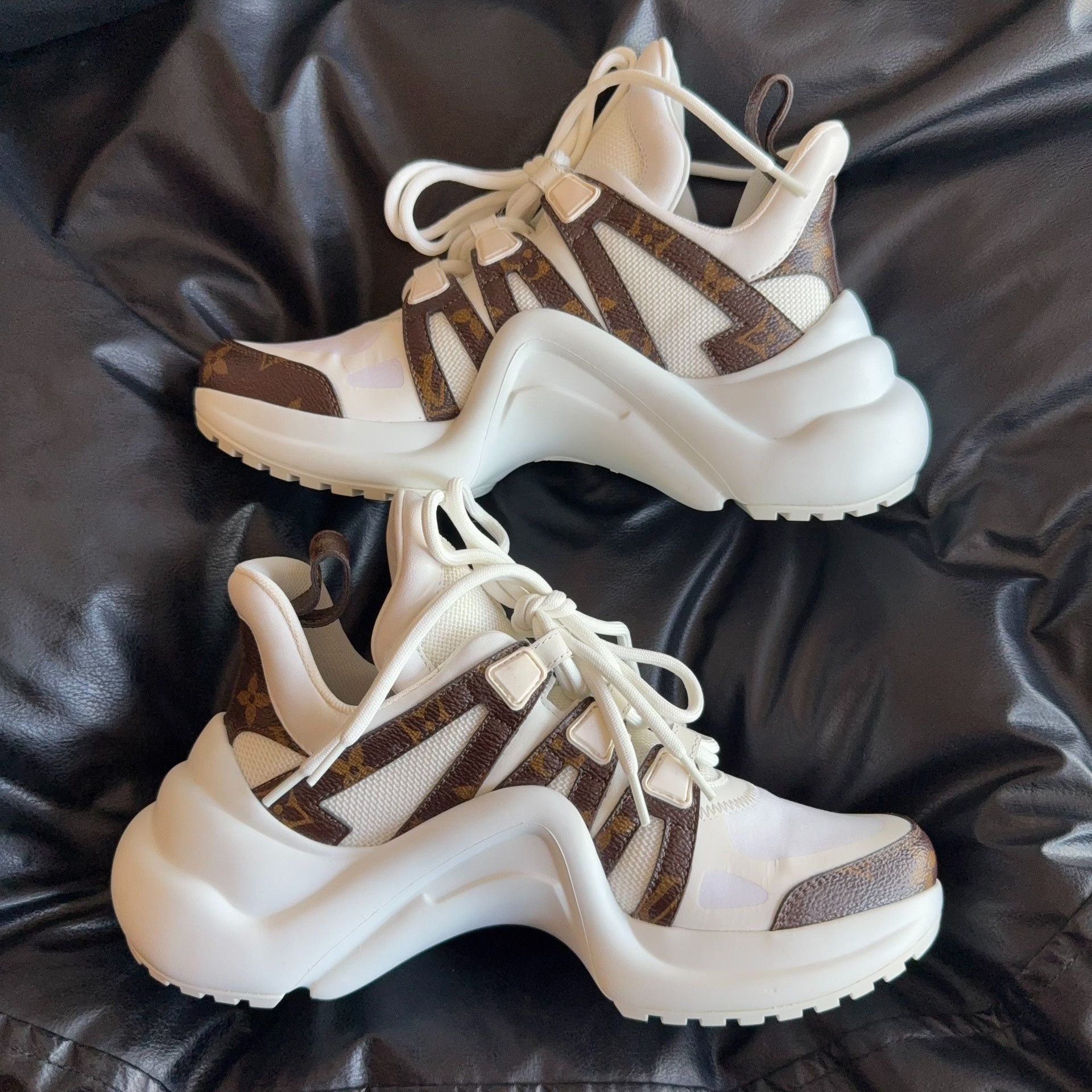 Louis Vuitton Louis Vuitton Lowtop Sneakers 36 Women Size US 6 / IT 36 - 6 Thumbnail