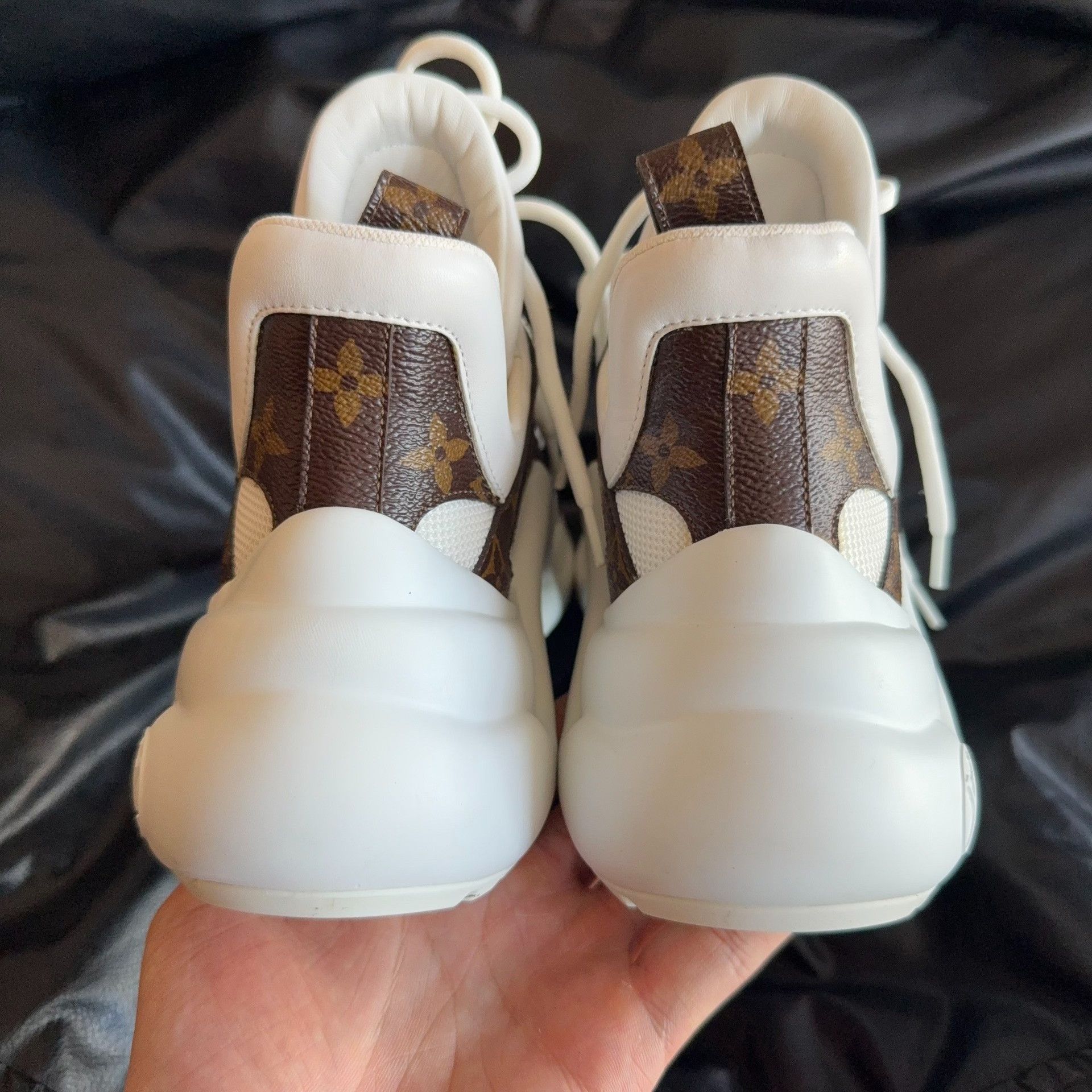 Louis Vuitton Louis Vuitton Lowtop Sneakers 36 Women Size US 6 / IT 36 - 3 Thumbnail