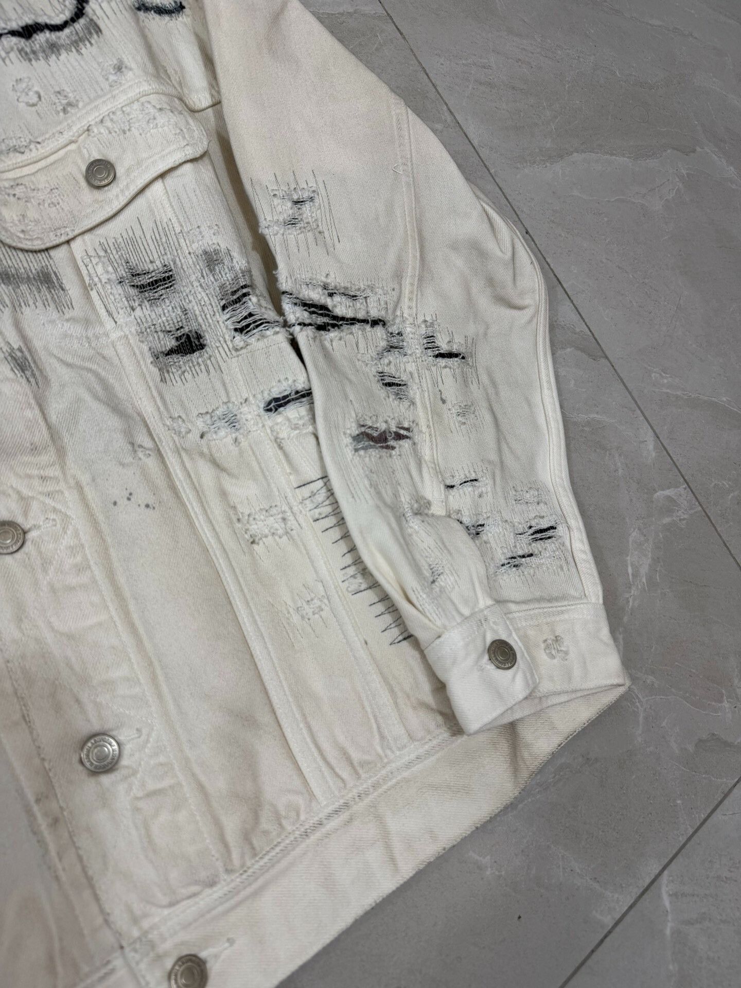 MM6 Supreme x MM6 Distressed Selvedge Denim Jacket Size US L / EU 52-54 / 3 - 5 Thumbnail