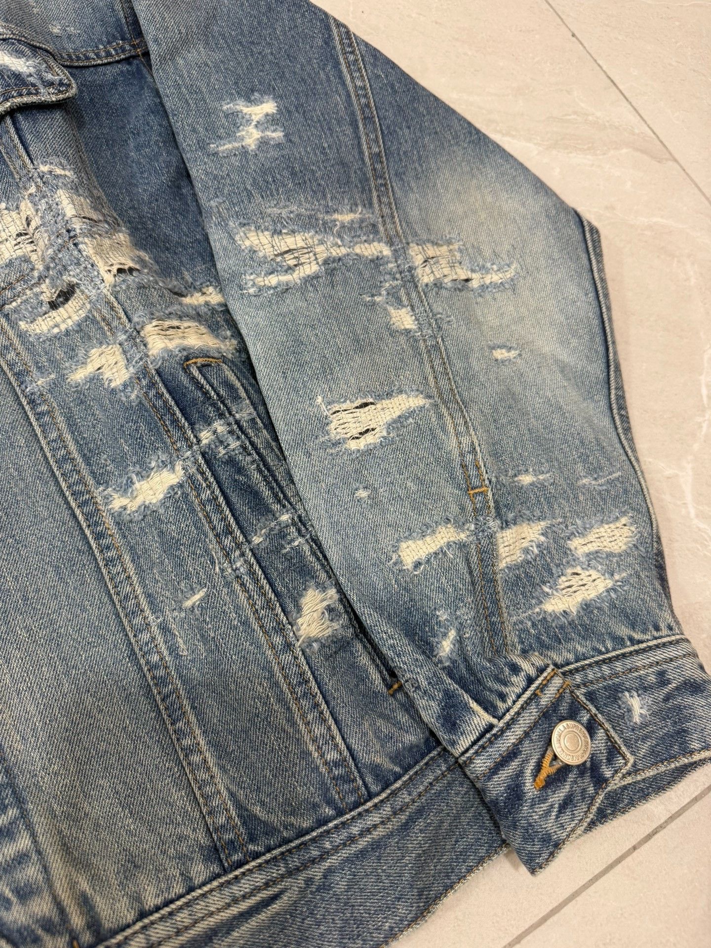 MM6 Supreme x MM6 Distressed Selvedge Denim Trucker Jacket Size US M / EU 48-50 / 2 - 5 Thumbnail