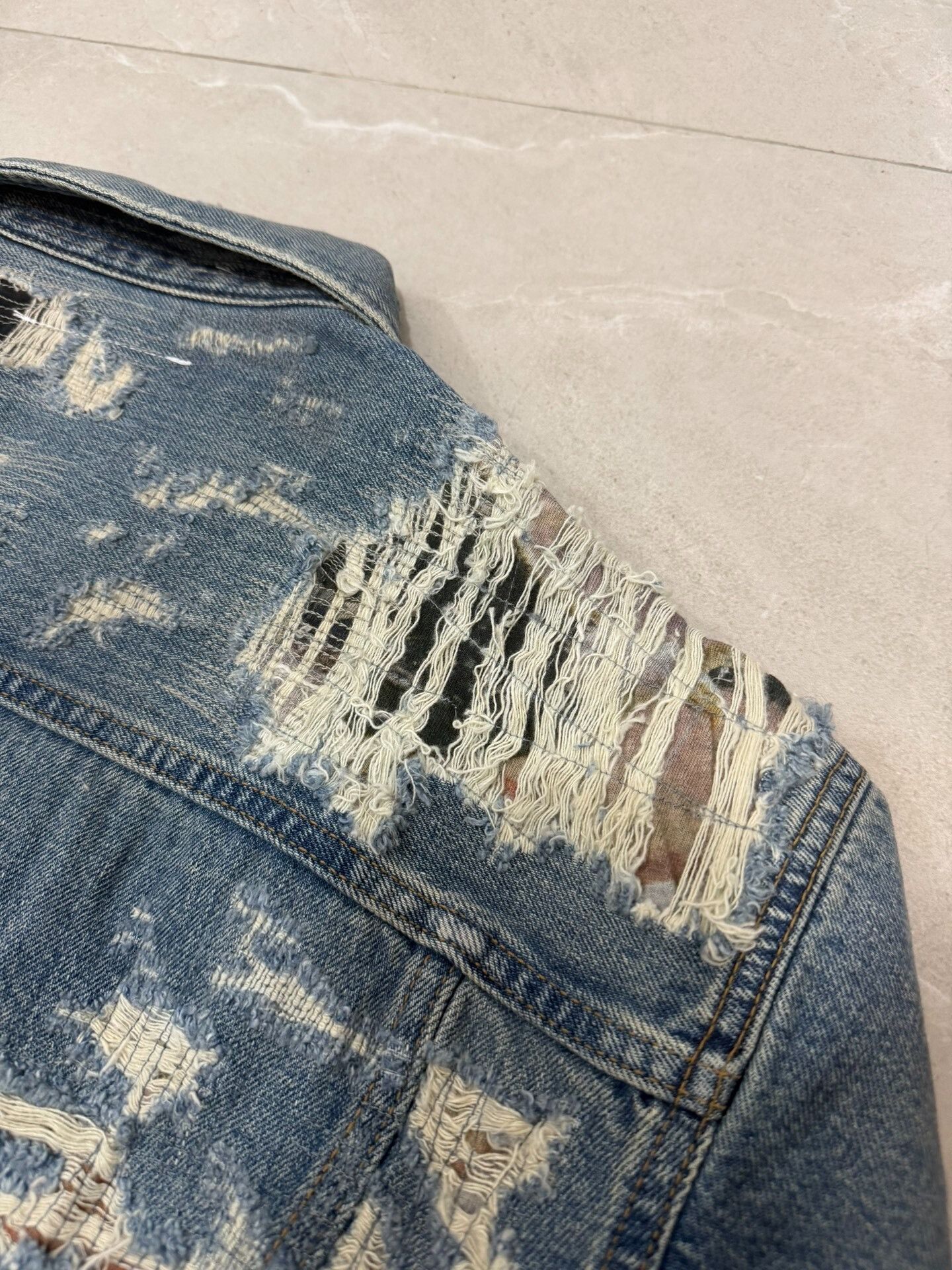 MM6 Supreme x MM6 Distressed Denim Trucker Jacket Size US M / EU 48-50 / 2 - 6 Thumbnail