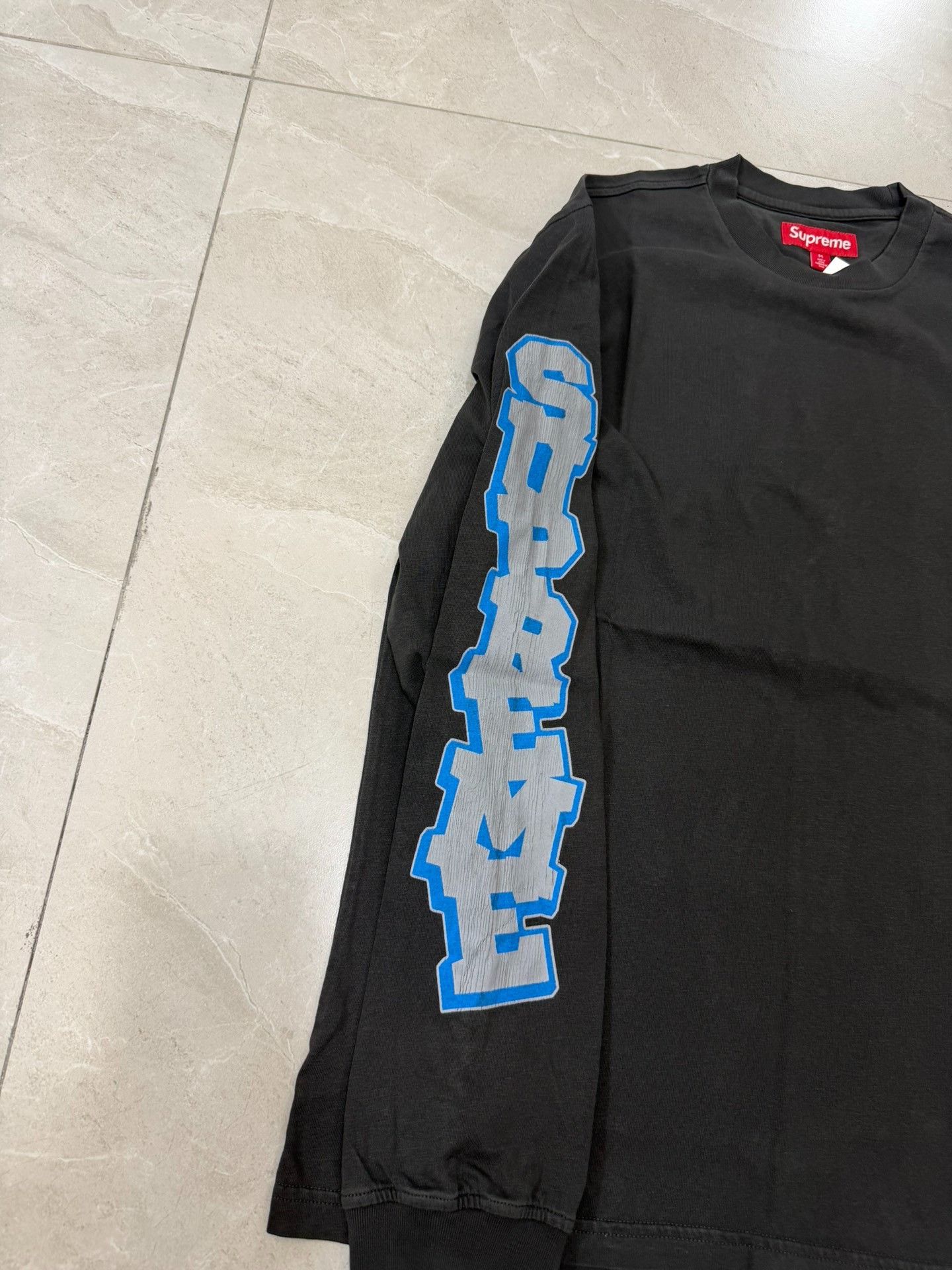 Supreme Supreme SS26 WEEK1 Cracked Sleeve L/S Top Size US M / EU 48-50 / 2 - 2 Thumbnail