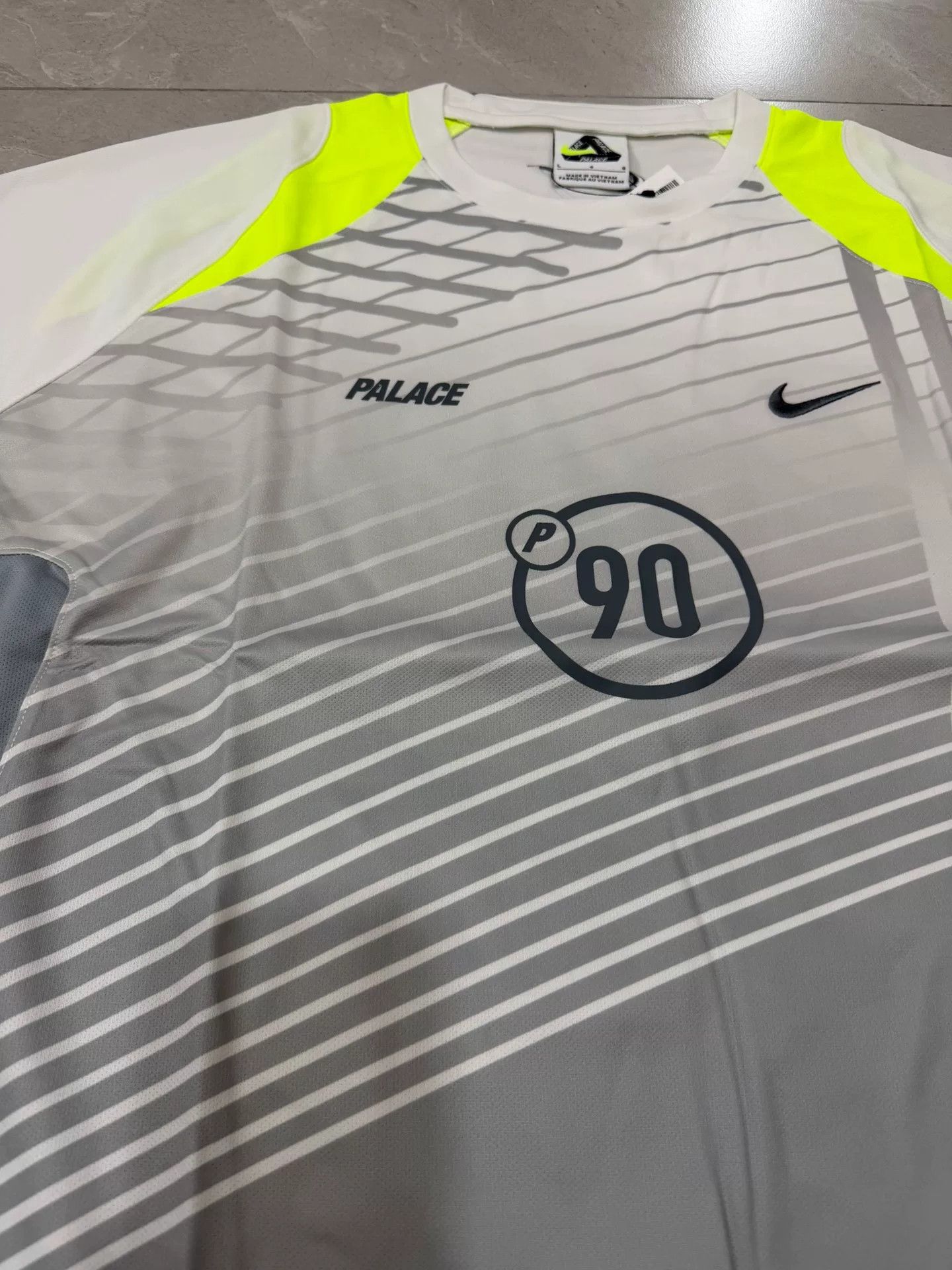 Nike PALACE x Nike TOTAL P90 JERSEY Size US L / EU 52-54 / 3 - 4 Thumbnail