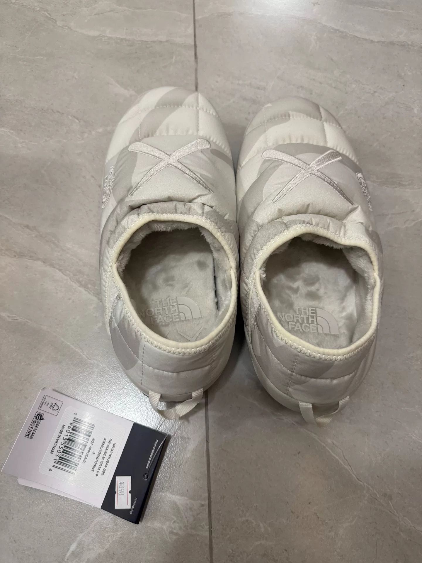 Kaws KAWS x The North Face Thermoball Traction Shoes Size US 9 / EU 42 - 4 Thumbnail