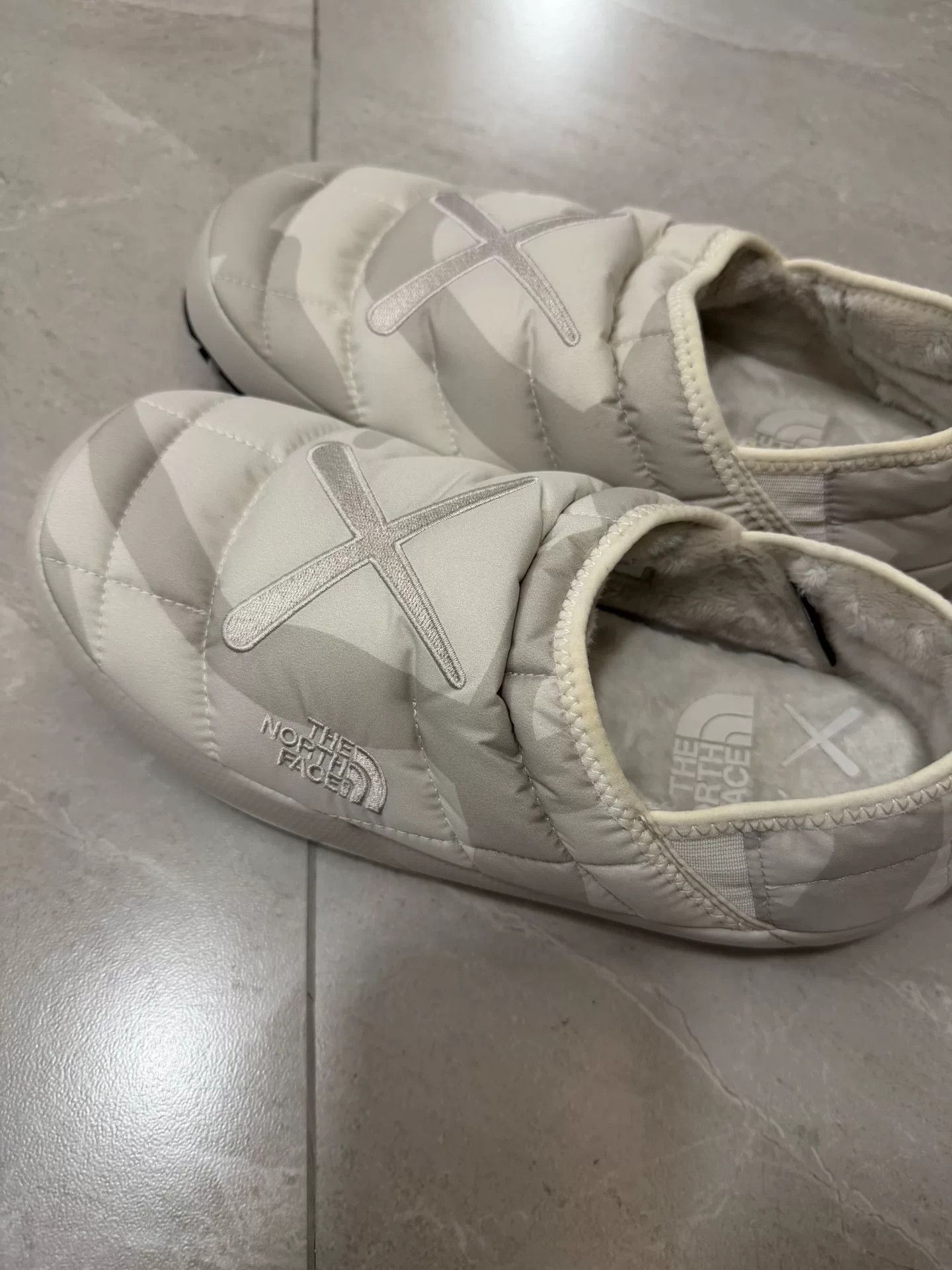 Kaws KAWS x The North Face Thermoball Traction Shoes Size US 9 / EU 42 - 5 Thumbnail