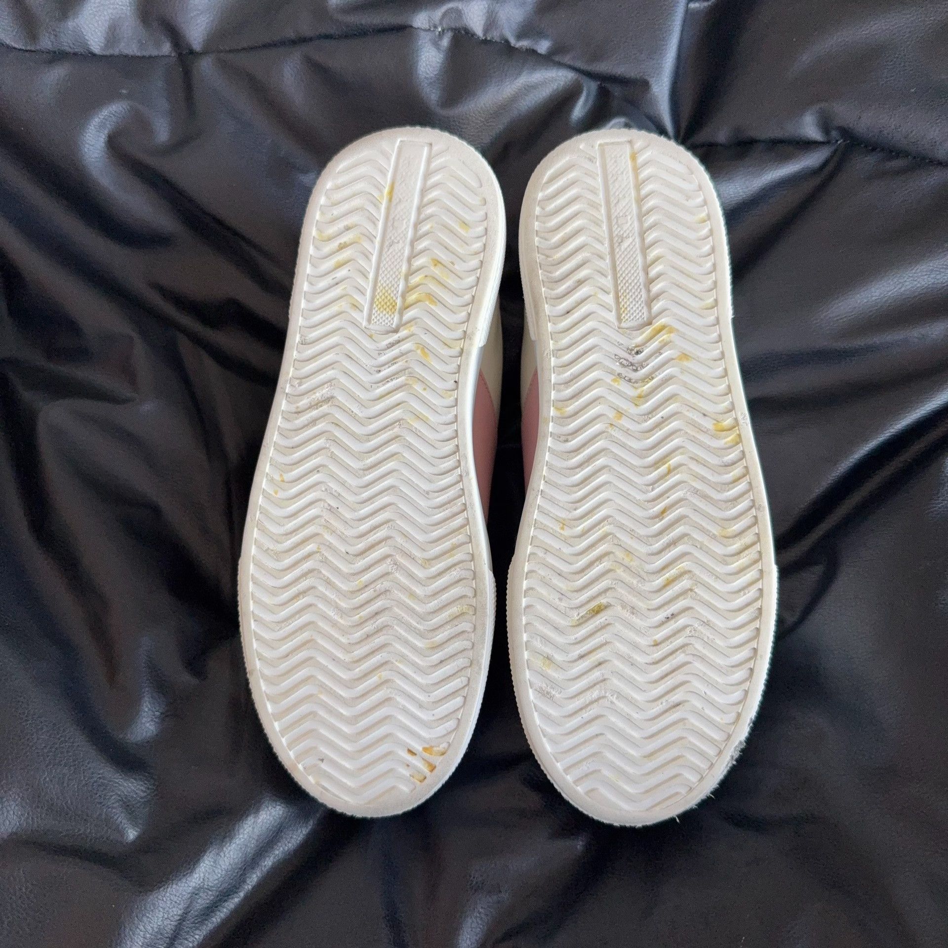 Prada Prada Pink Lowtop Sneakers 35 Women Size US 5 / IT 35 - 4 Thumbnail