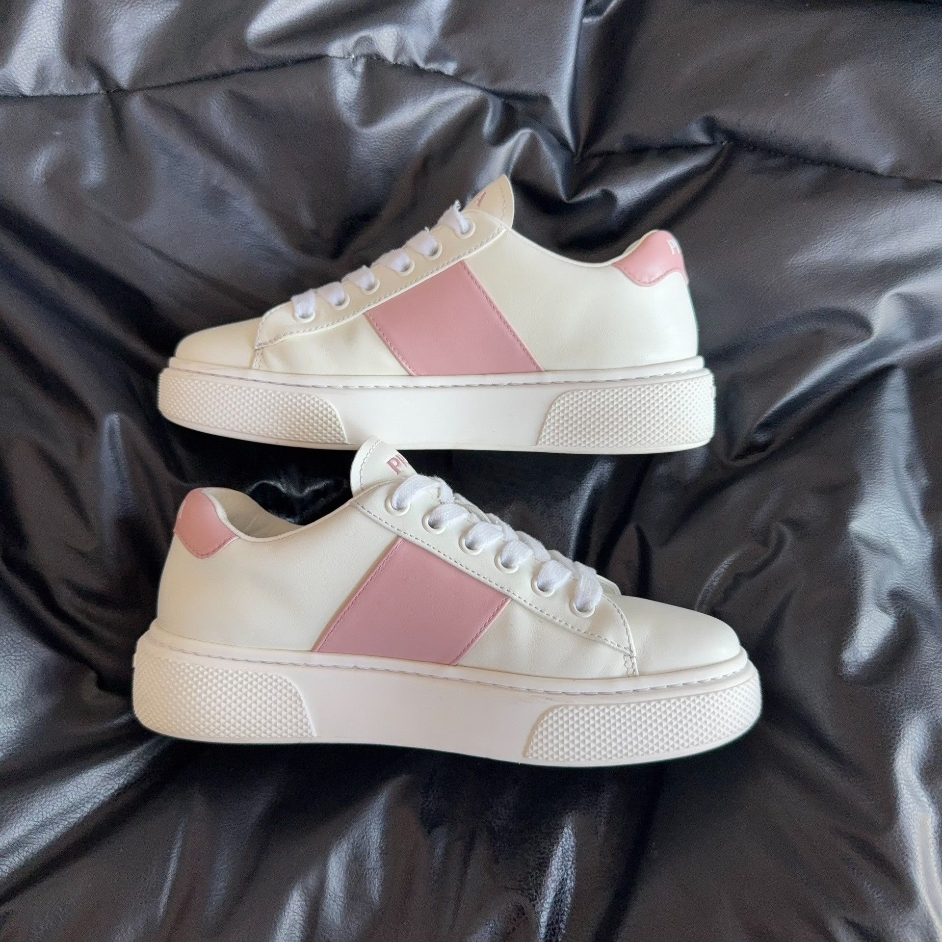 Prada Prada Pink Lowtop Sneakers 35 Women Size US 5 / IT 35 - 6 Thumbnail