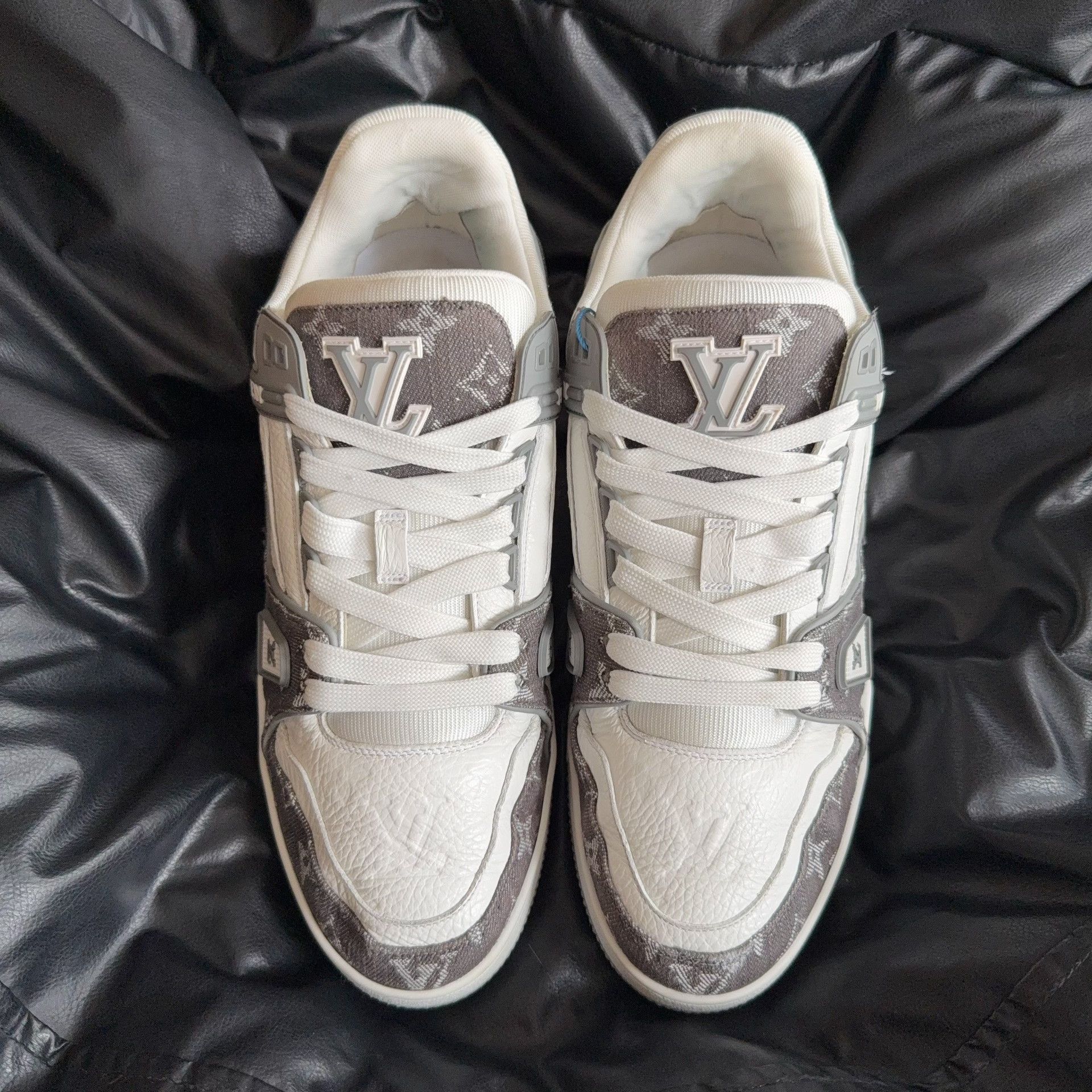 Louis Vuitton Louis Vuitton Training White Lowtop Sneakers 9 Men Size US 9 / EU 42 - 2 Thumbnail