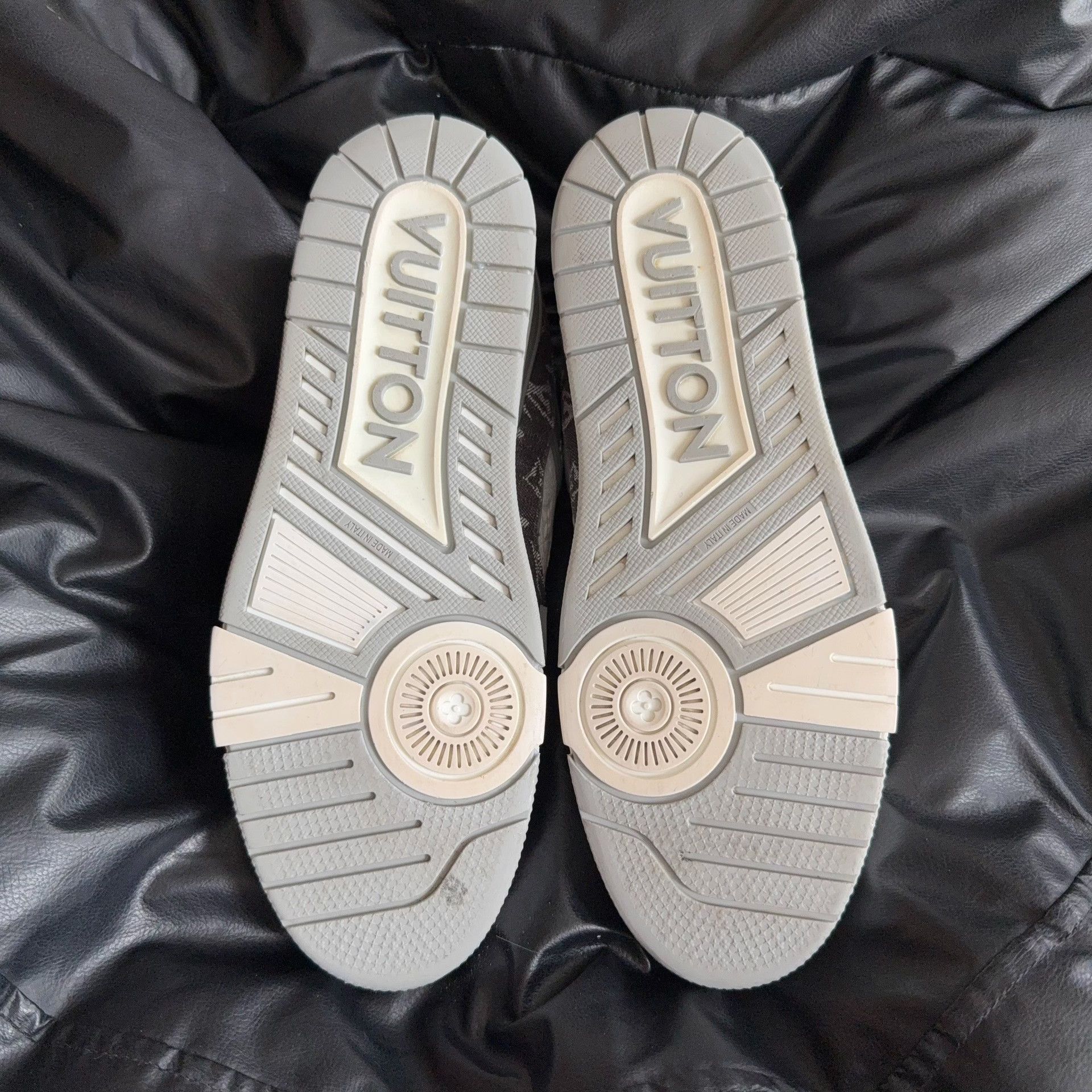 Louis Vuitton Louis Vuitton Training White Lowtop Sneakers 9 Men Size US 9 / EU 42 - 4 Thumbnail