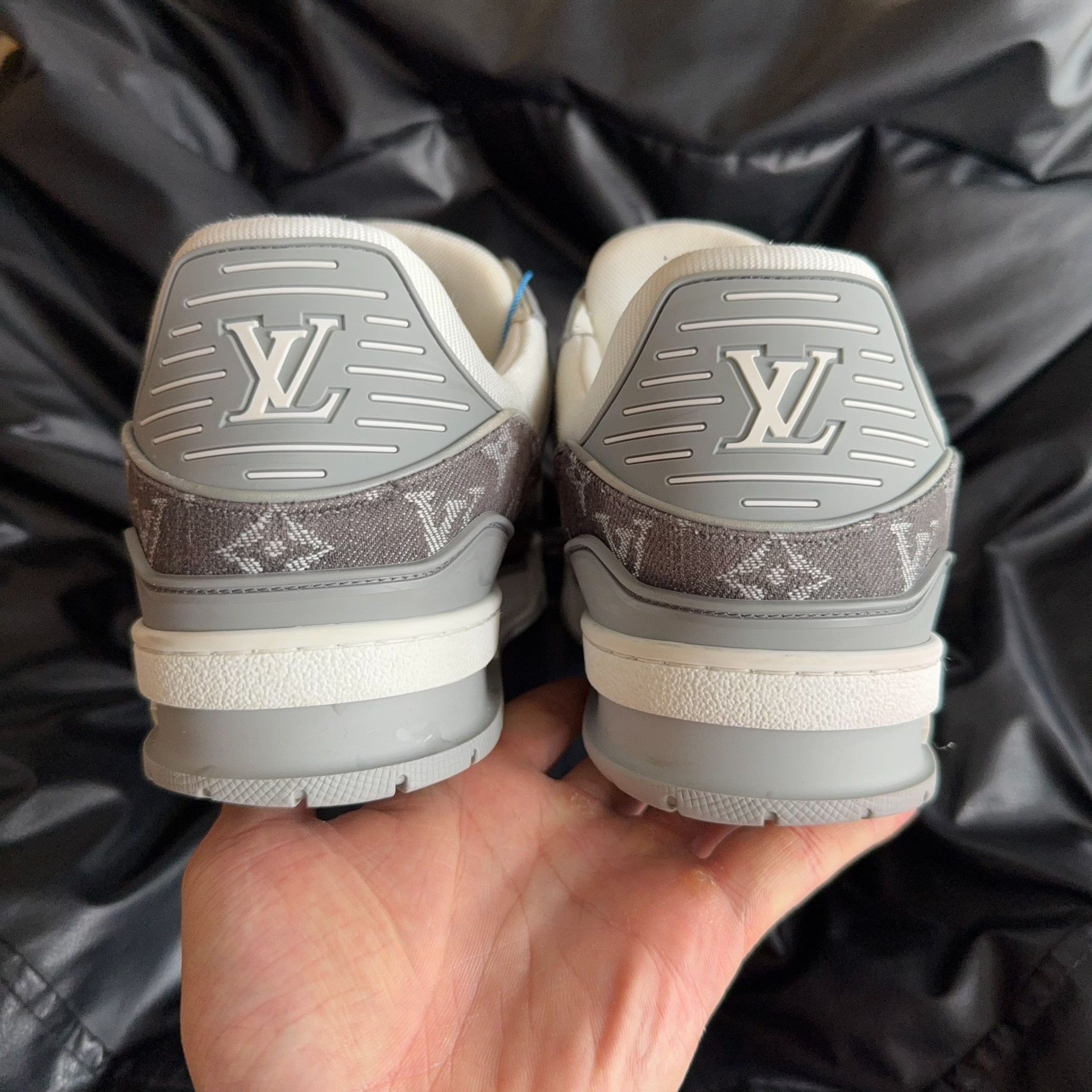 Louis Vuitton Louis Vuitton Training White Lowtop Sneakers 9 Men Size US 9 / EU 42 - 3 Thumbnail