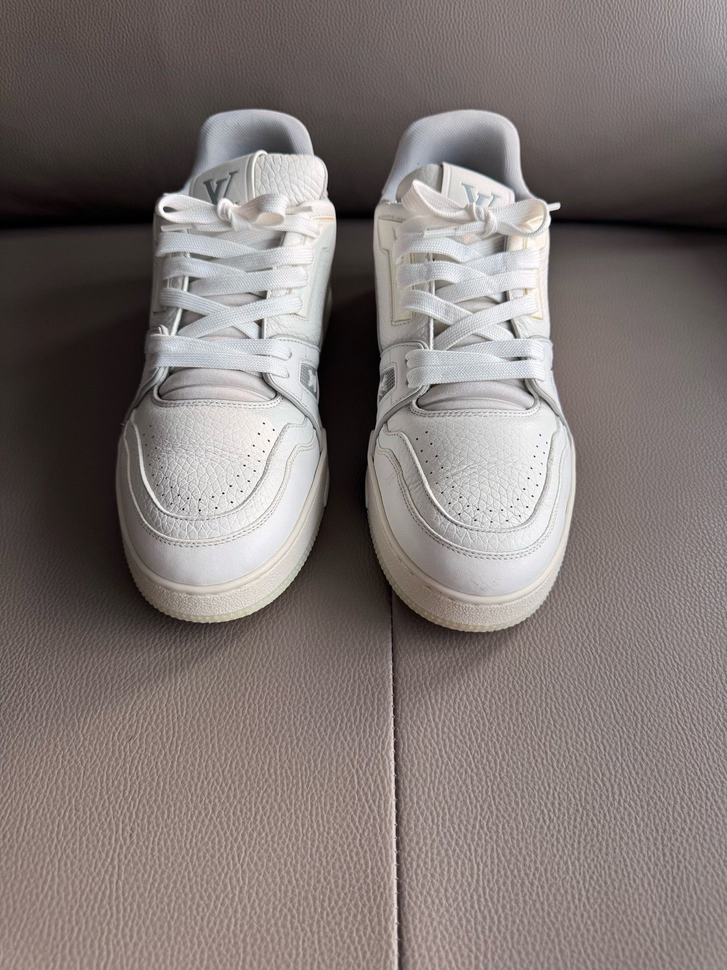 Louis Vuitton Louis Vuitton Training White Lowtop Sneakers 7 Men Size US 7 / EU 40 - 2 Thumbnail