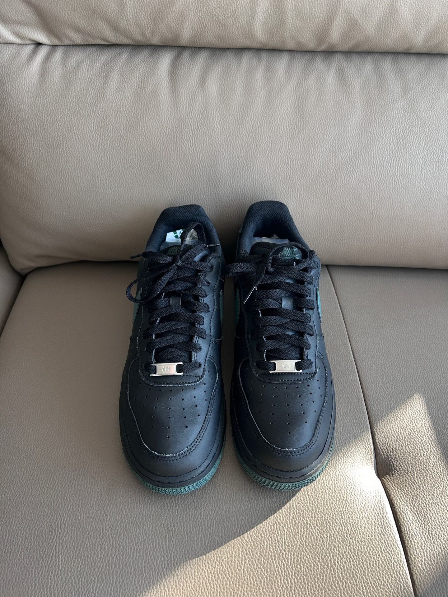 Nike Nike Black Lowtop Sneakers 42 Men Size US 9 / EU 42 - 2 Thumbnail